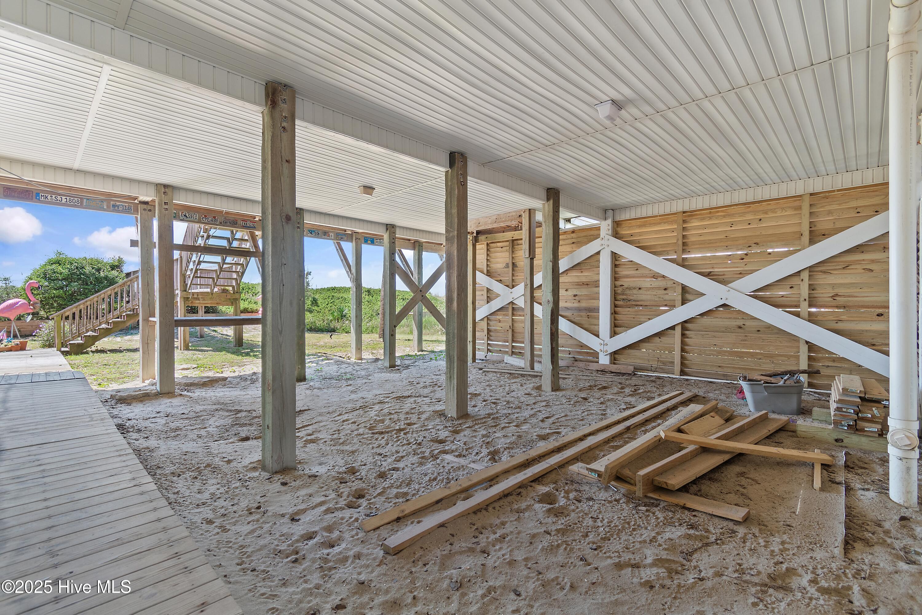 925 Ocean Boulevard W