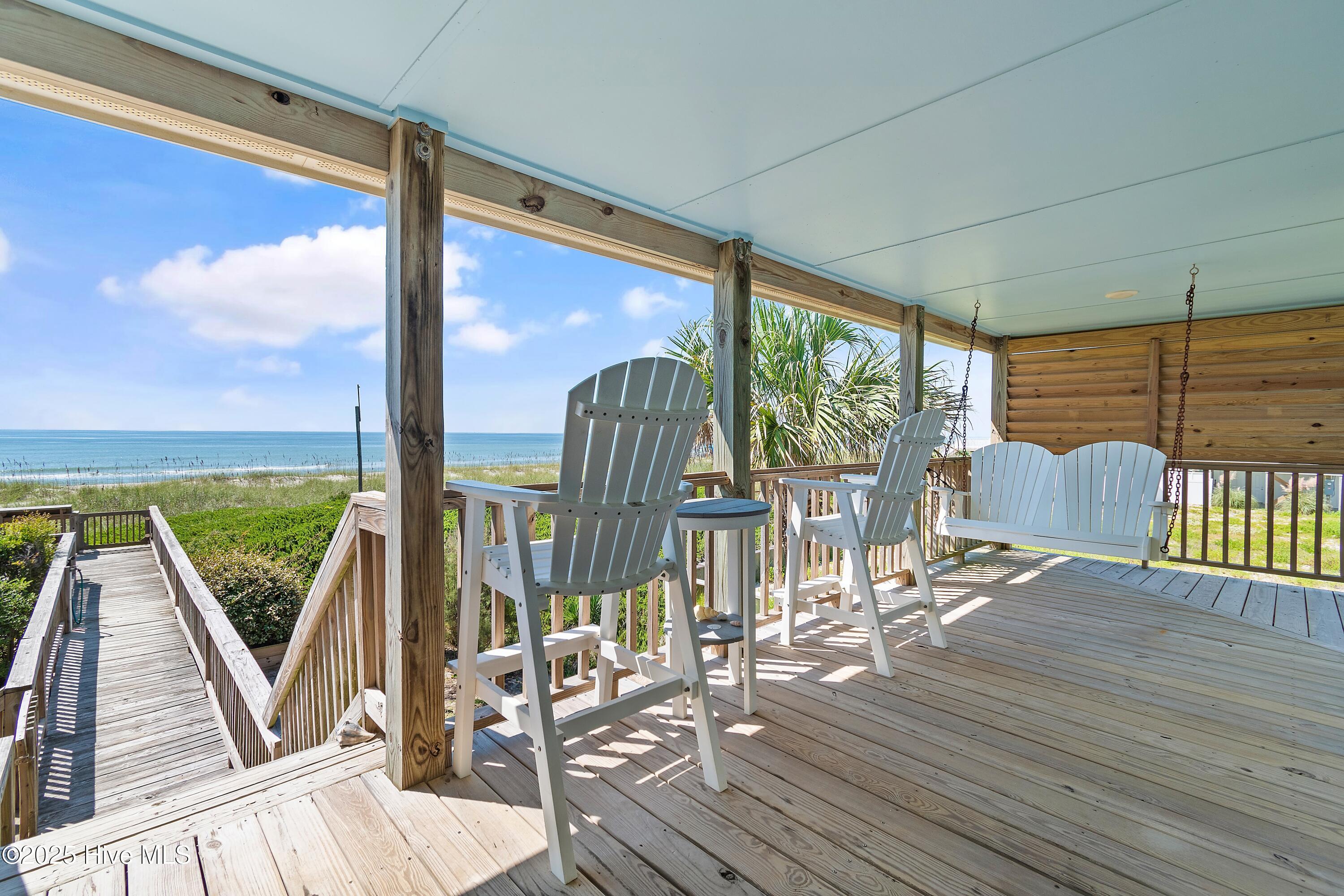 925 Ocean Boulevard W