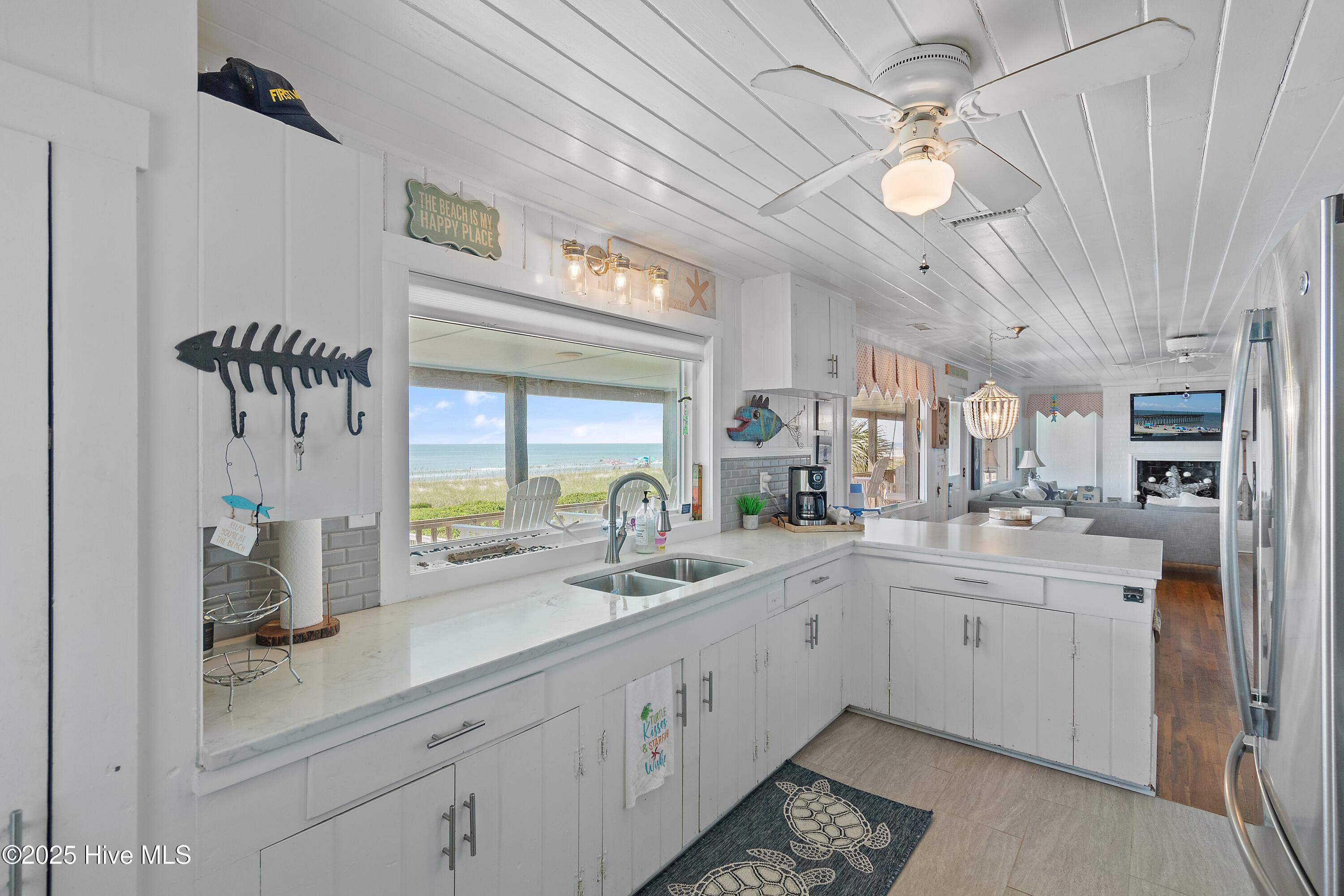 925 Ocean Boulevard W