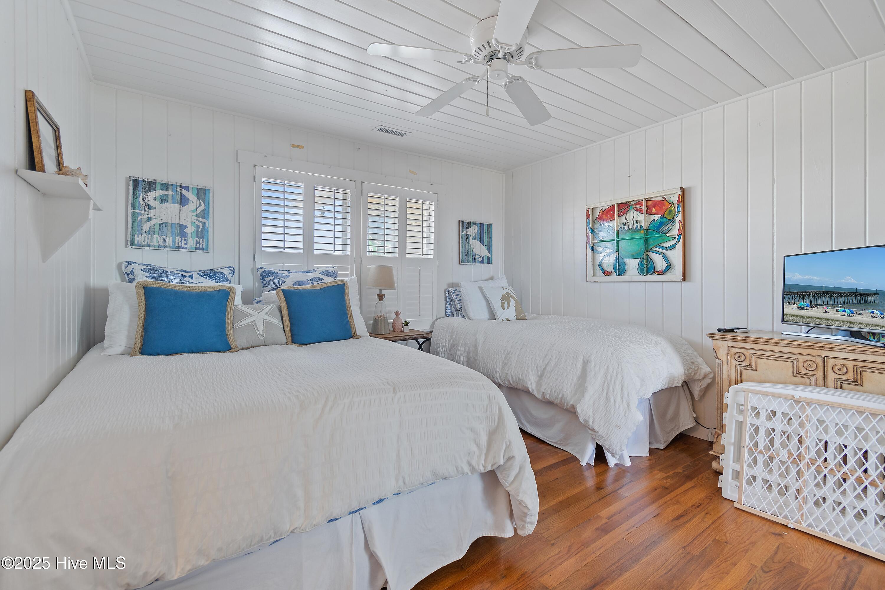 925 Ocean Boulevard W