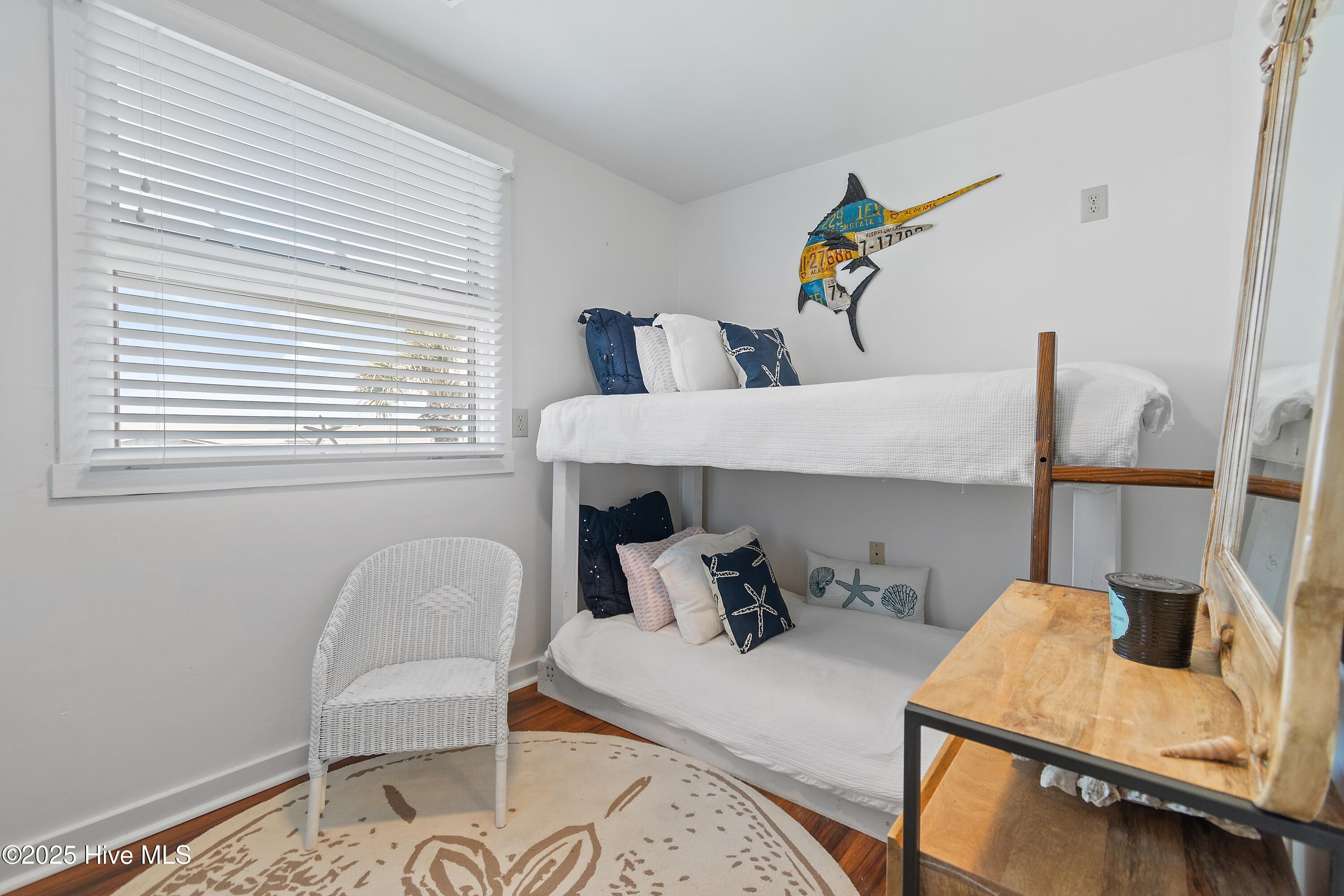 925 Ocean Boulevard W