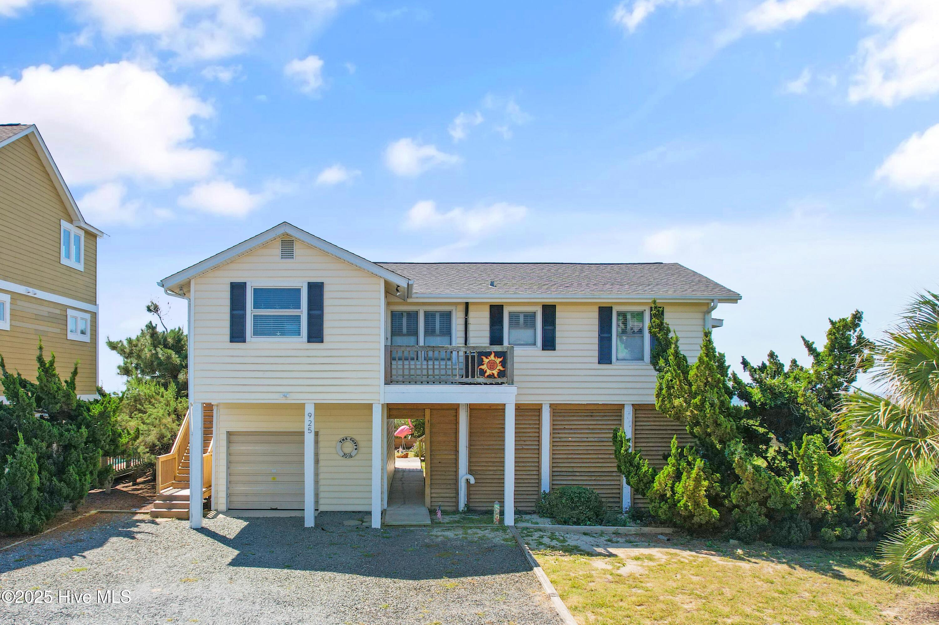 925 Ocean Boulevard W