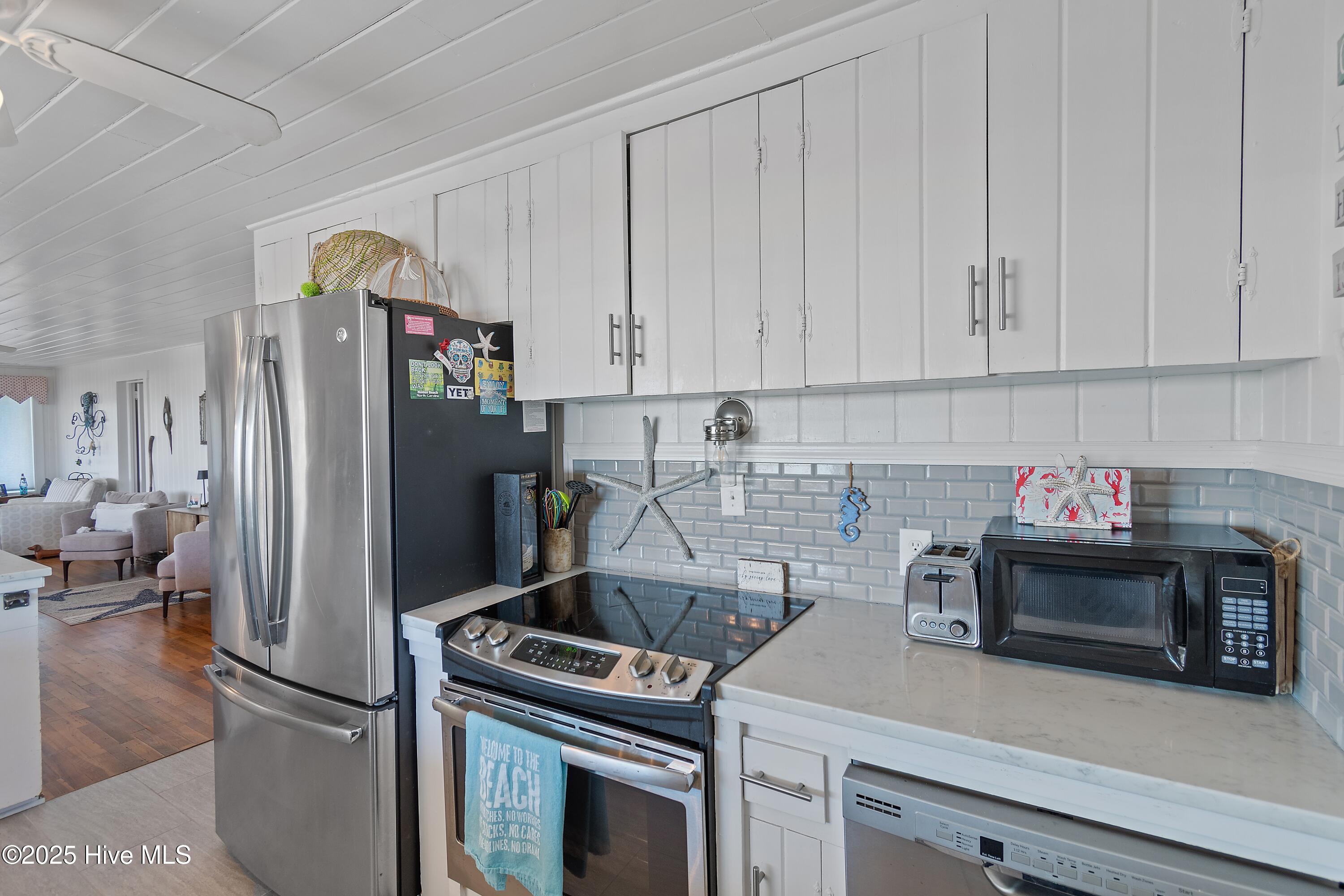 925 Ocean Boulevard W