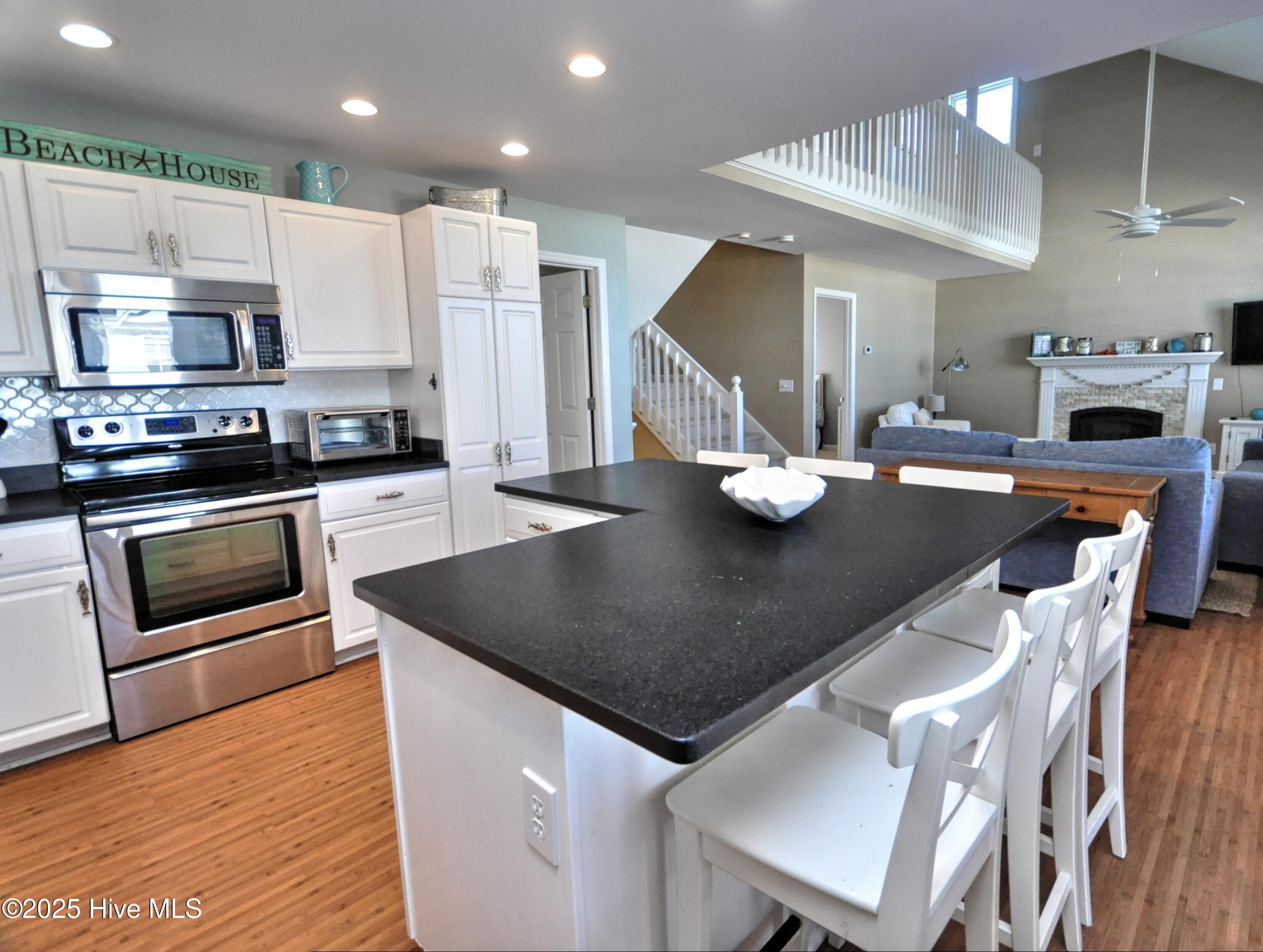 286 E Second Street