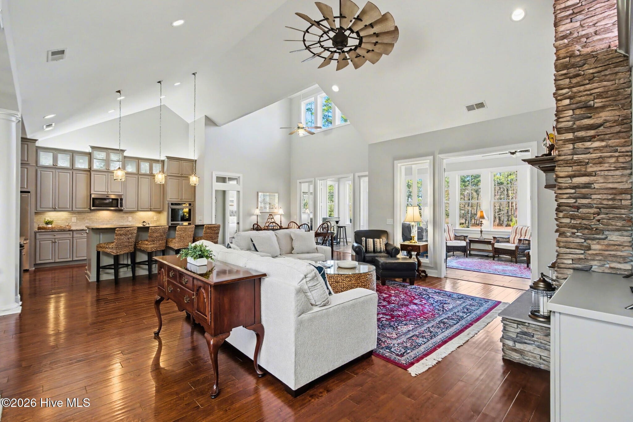 547 Morely Circle SW