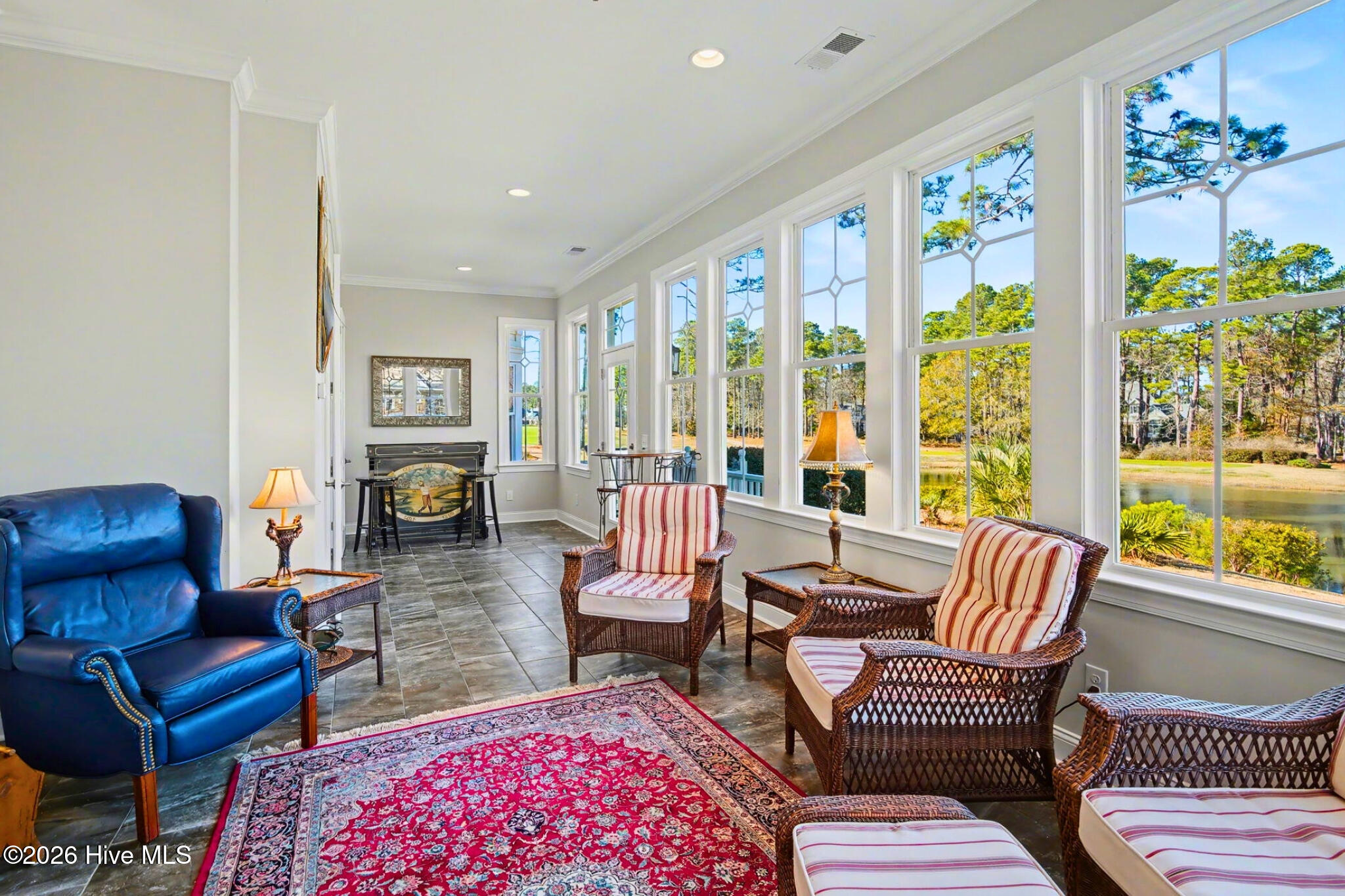 547 Morely Circle SW