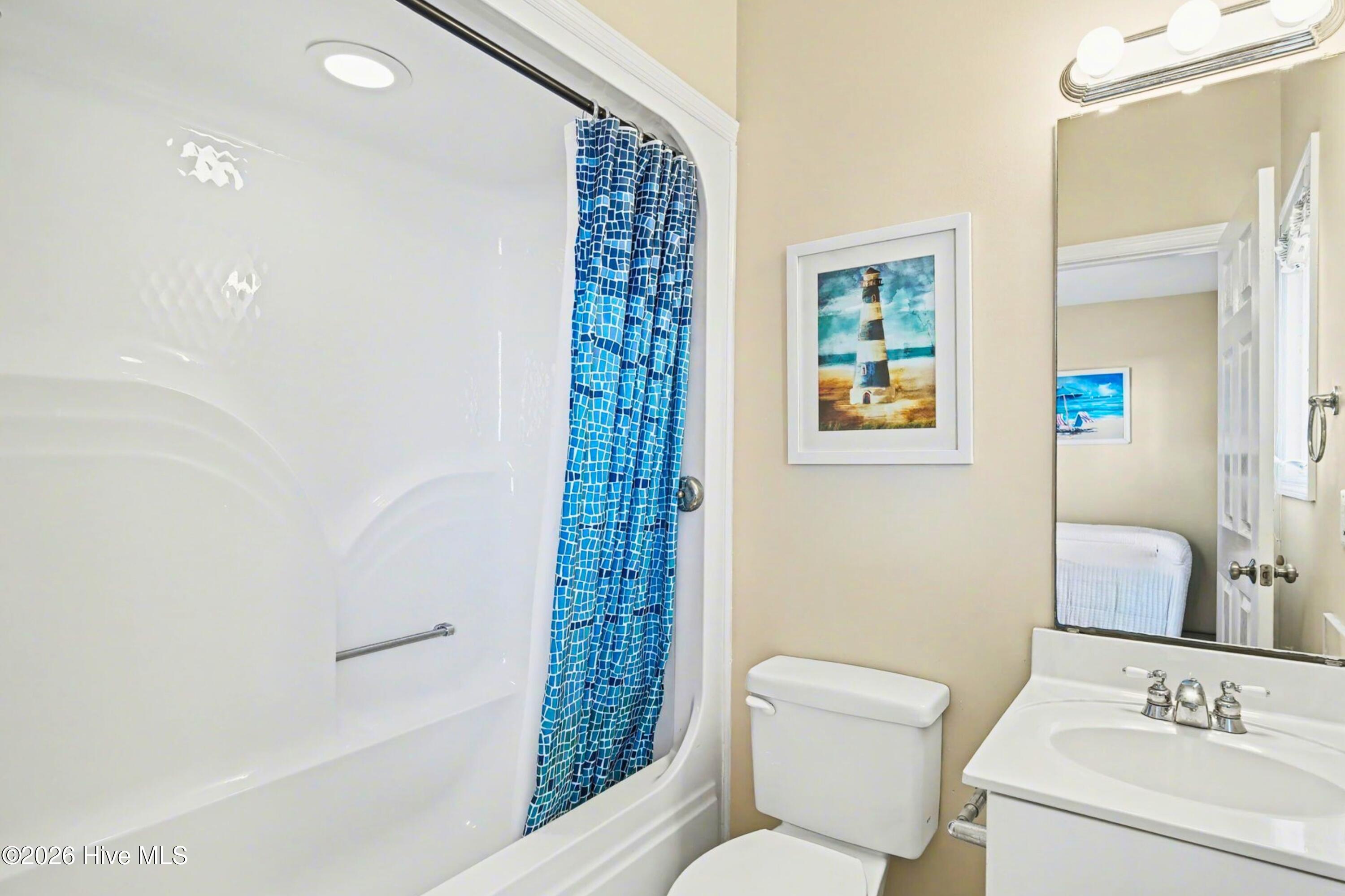 887 Ocean Boulevard W