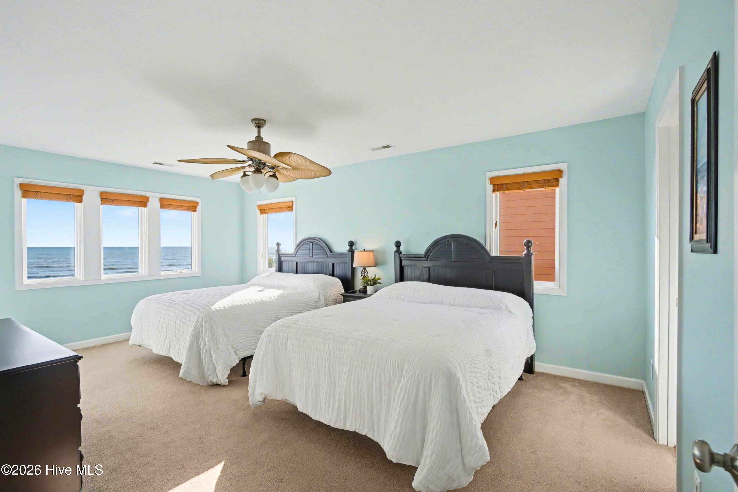 887 Ocean Boulevard W