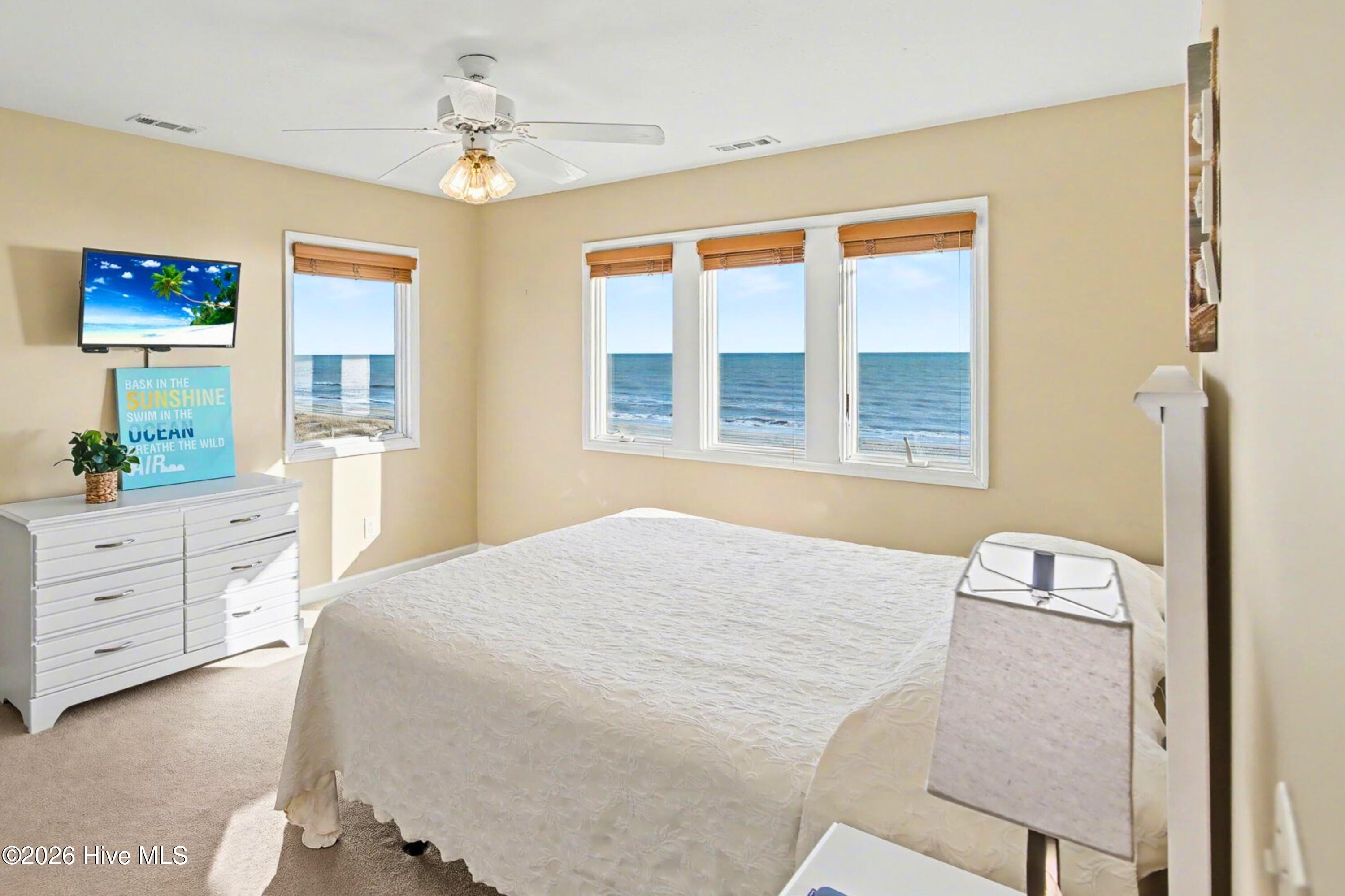 887 Ocean Boulevard W