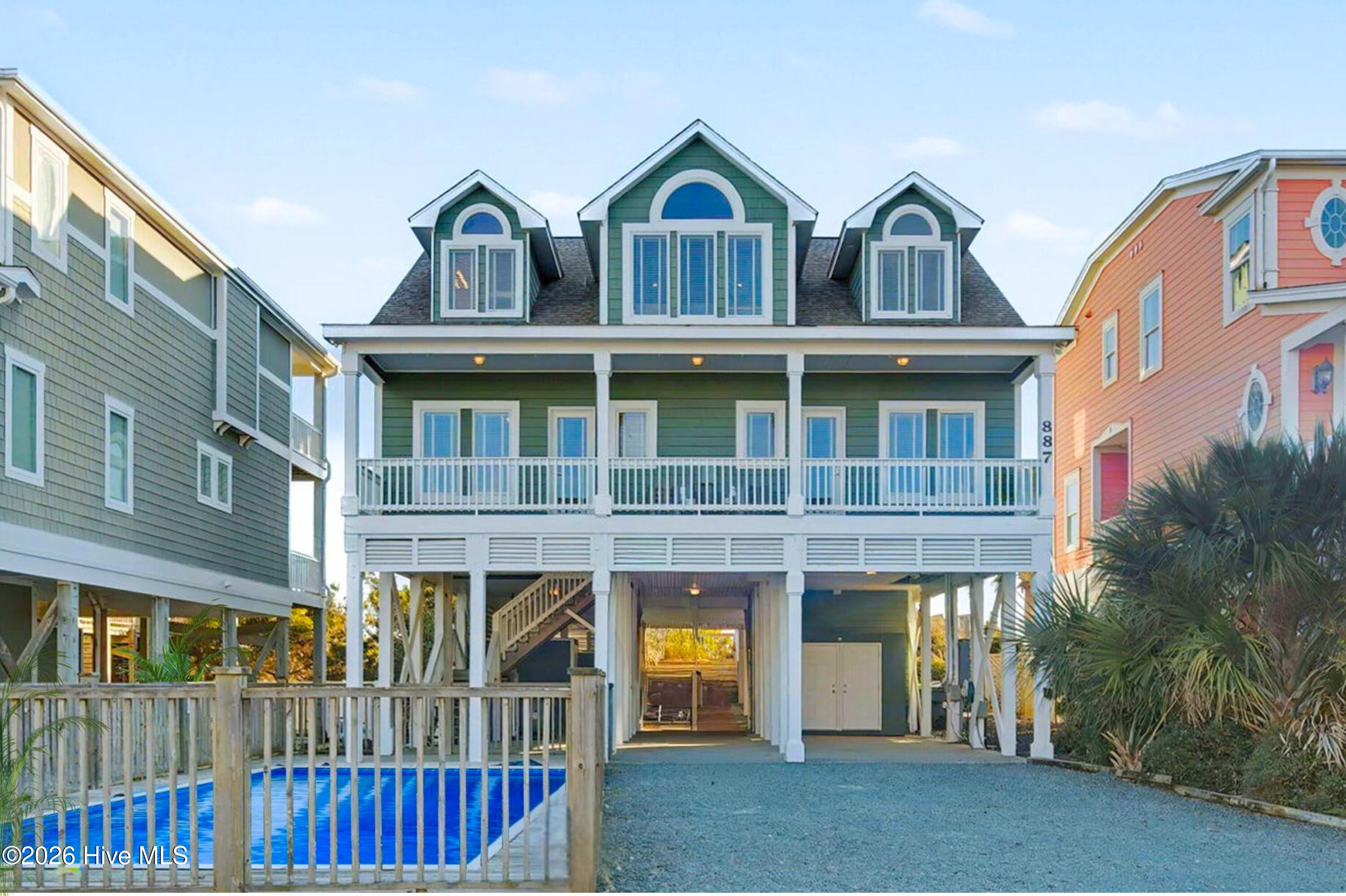 887 Ocean Boulevard W