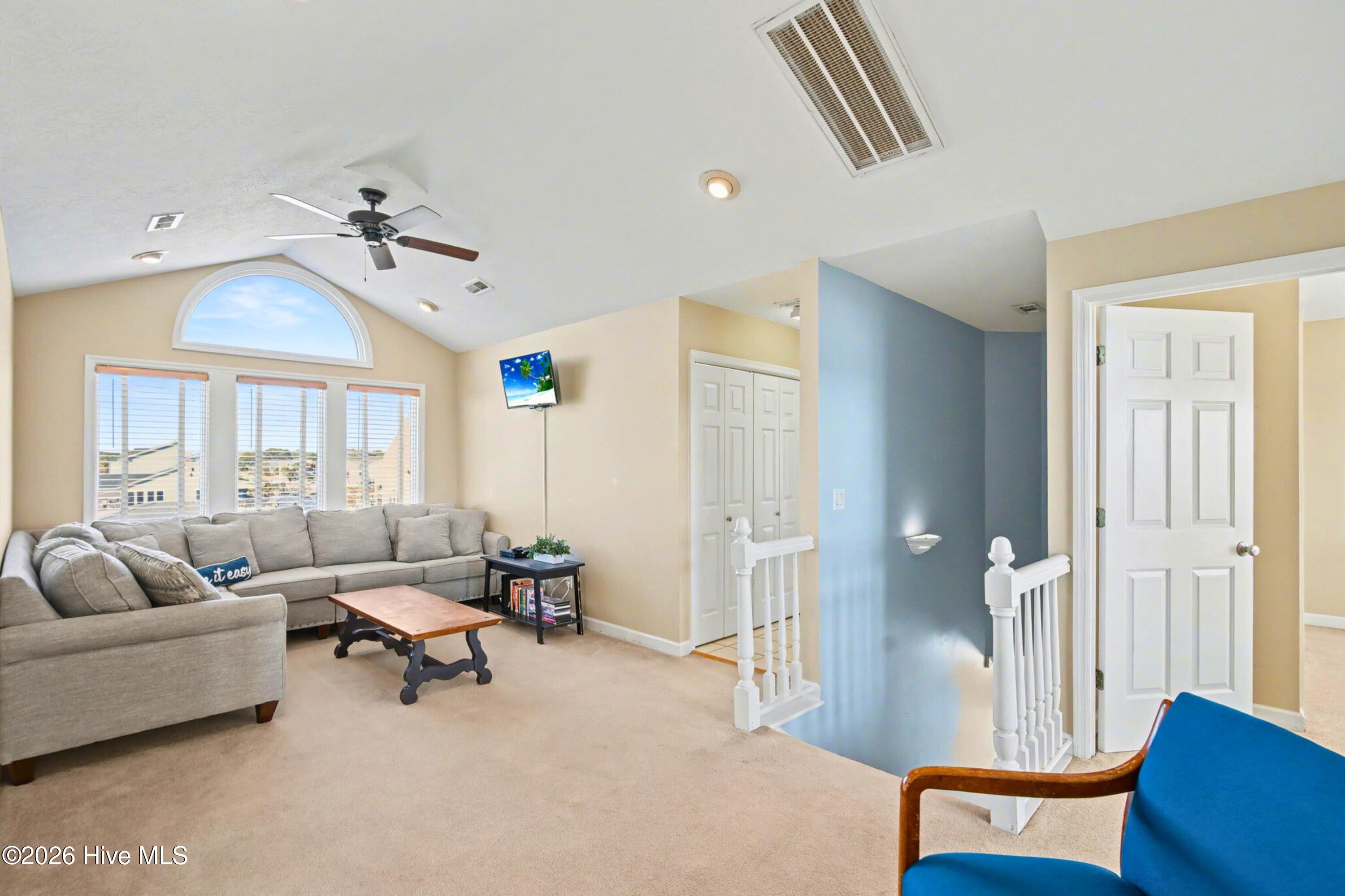 887 Ocean Boulevard W