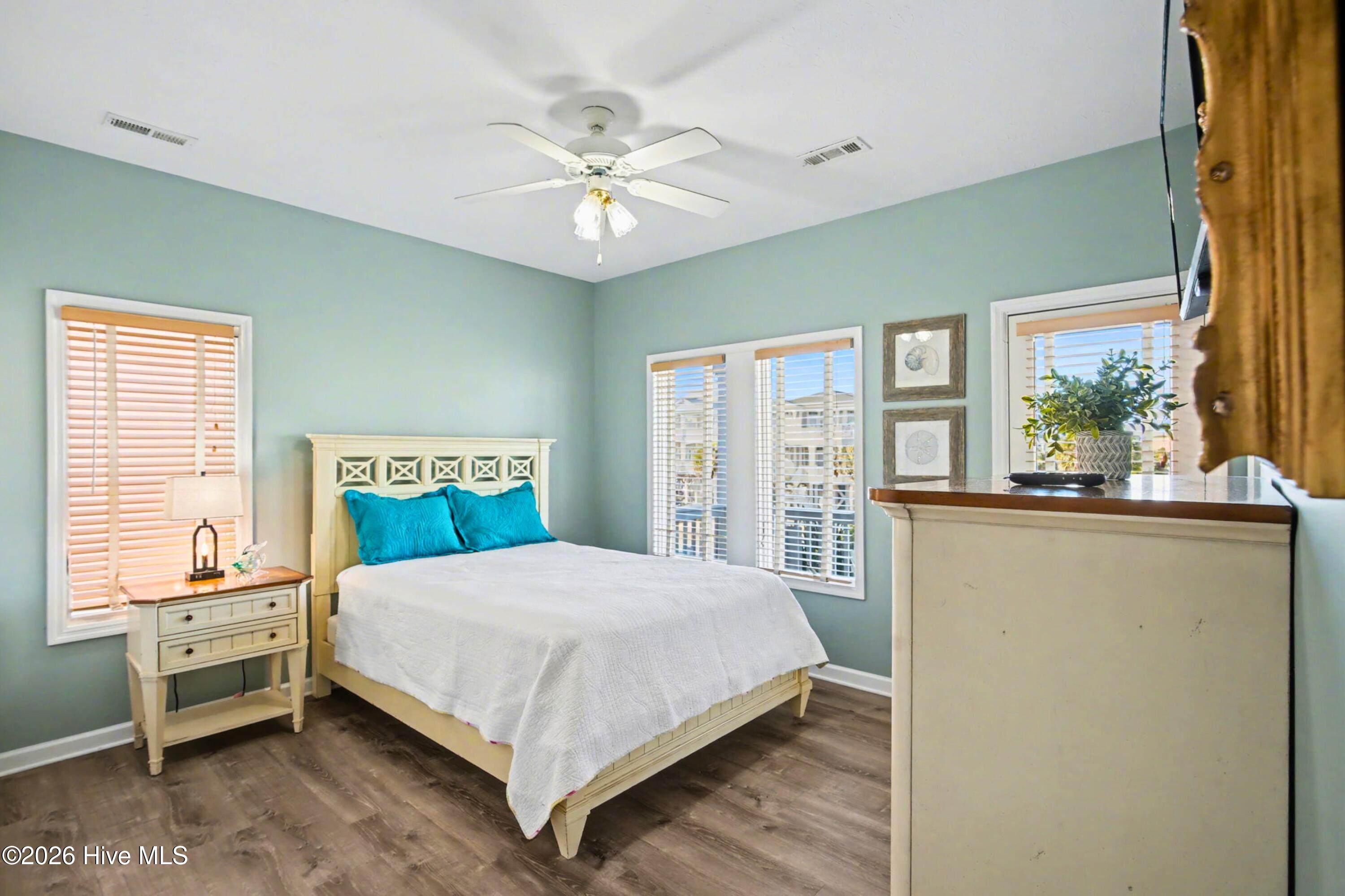 887 Ocean Boulevard W