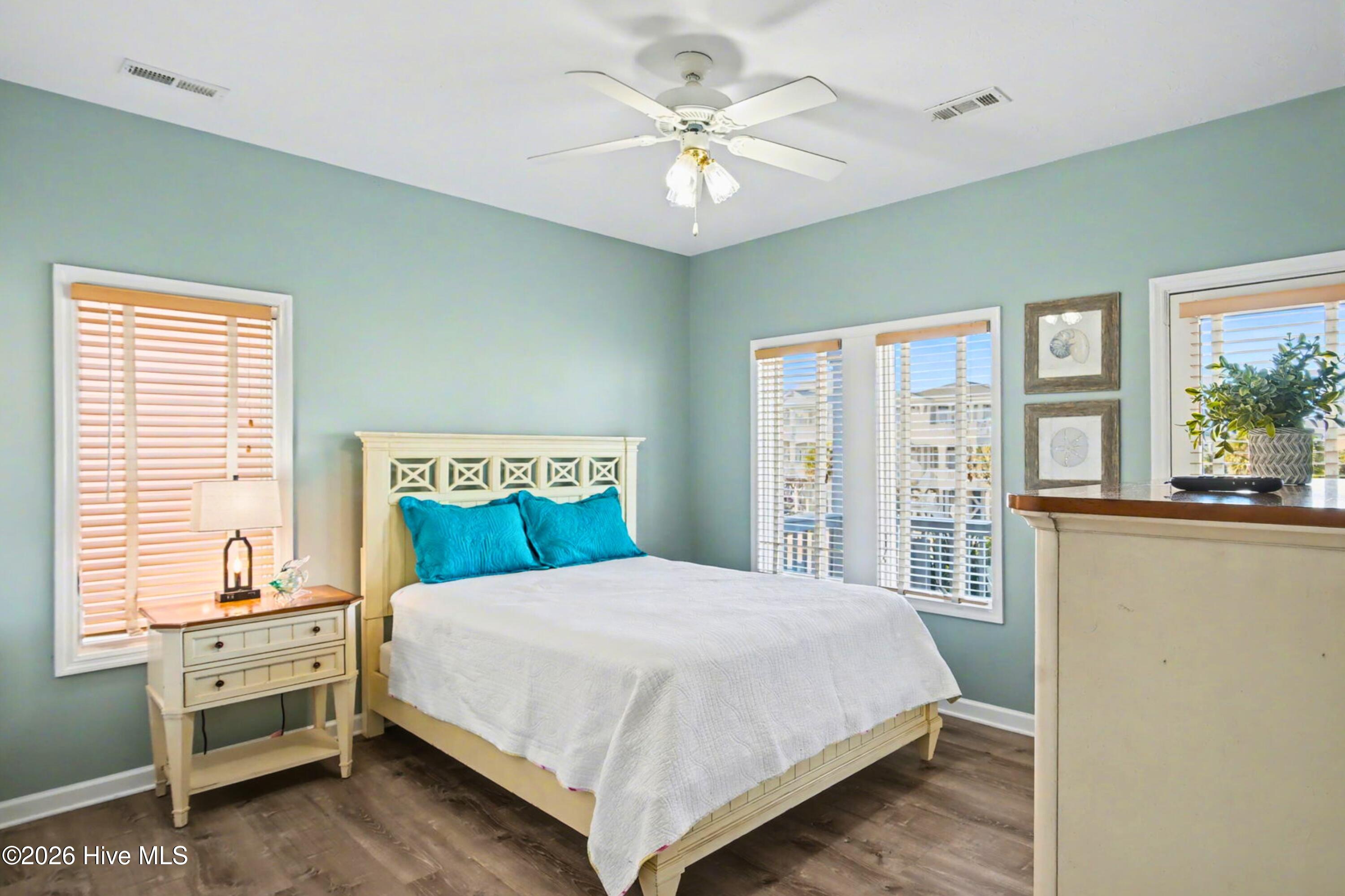 887 Ocean Boulevard W