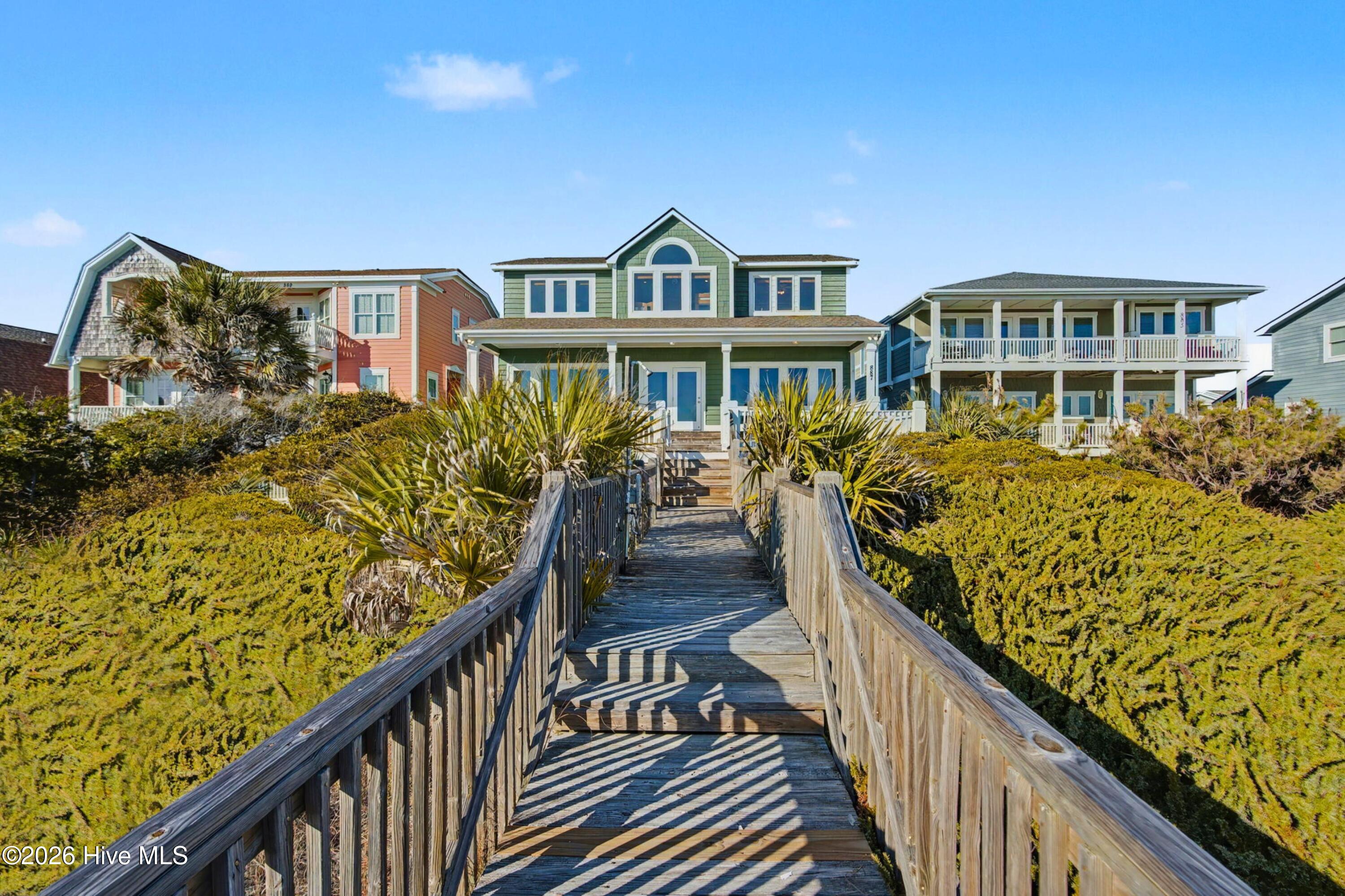 887 Ocean Boulevard W