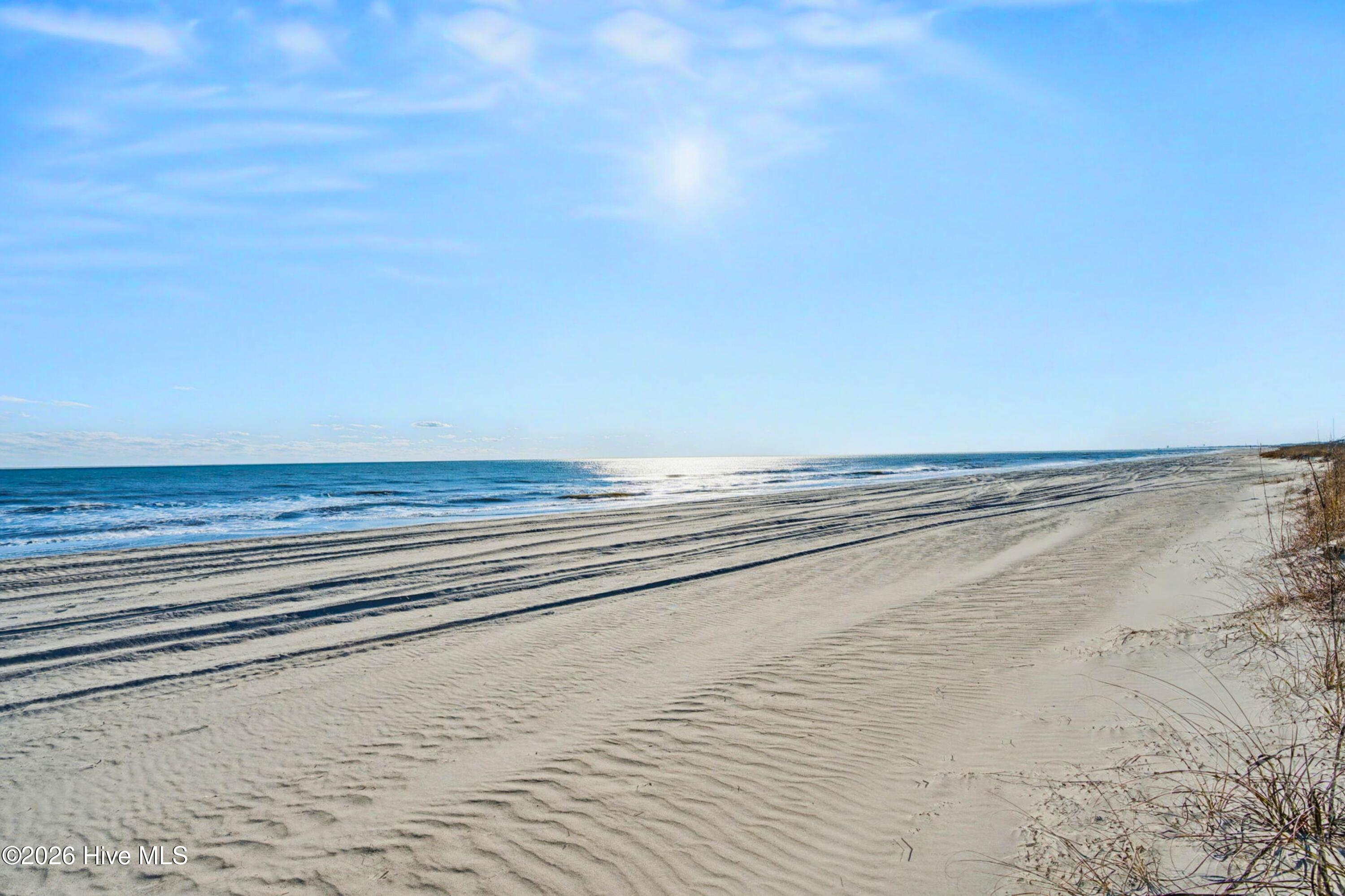 887 Ocean Boulevard W