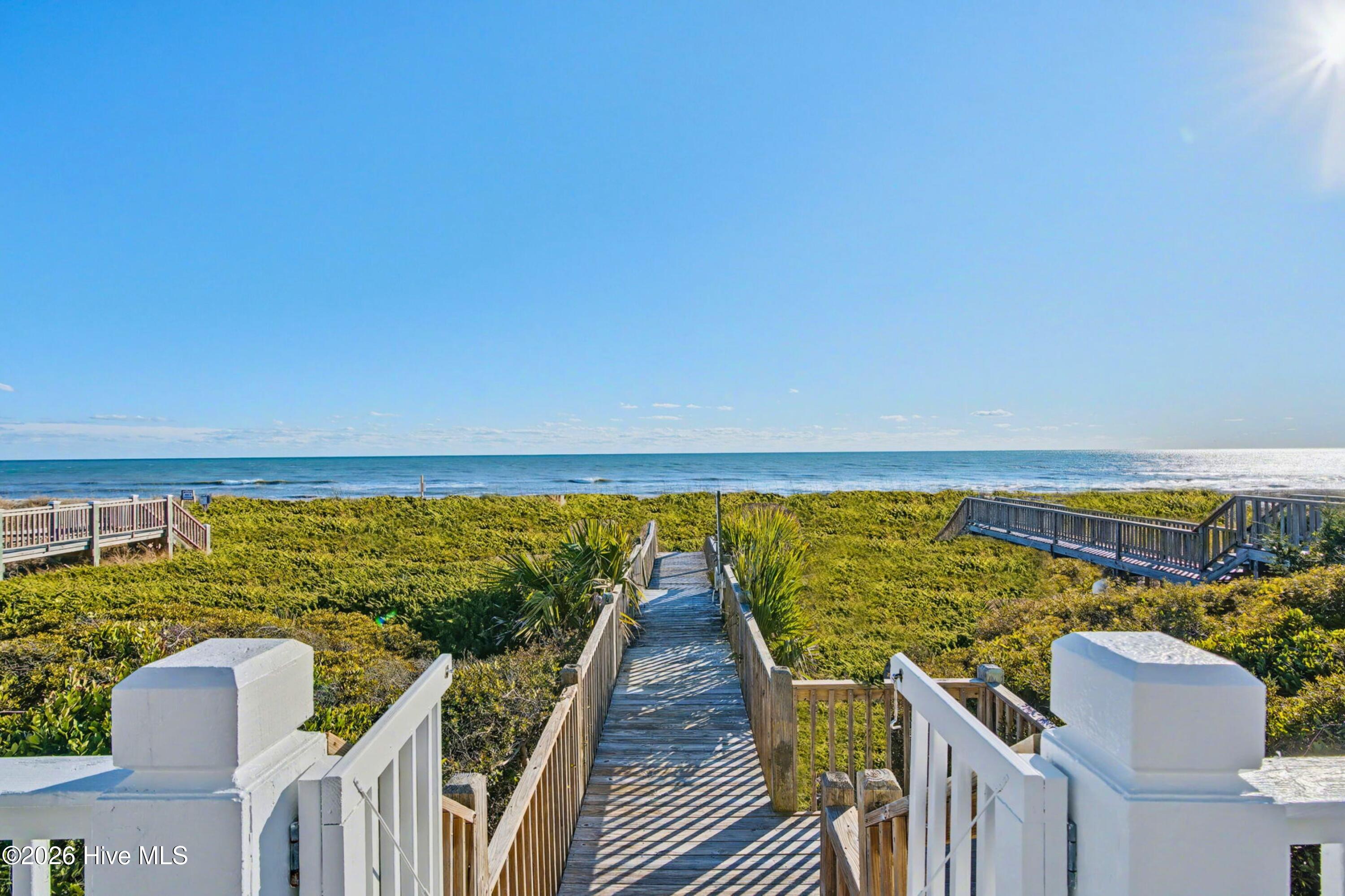 887 Ocean Boulevard W
