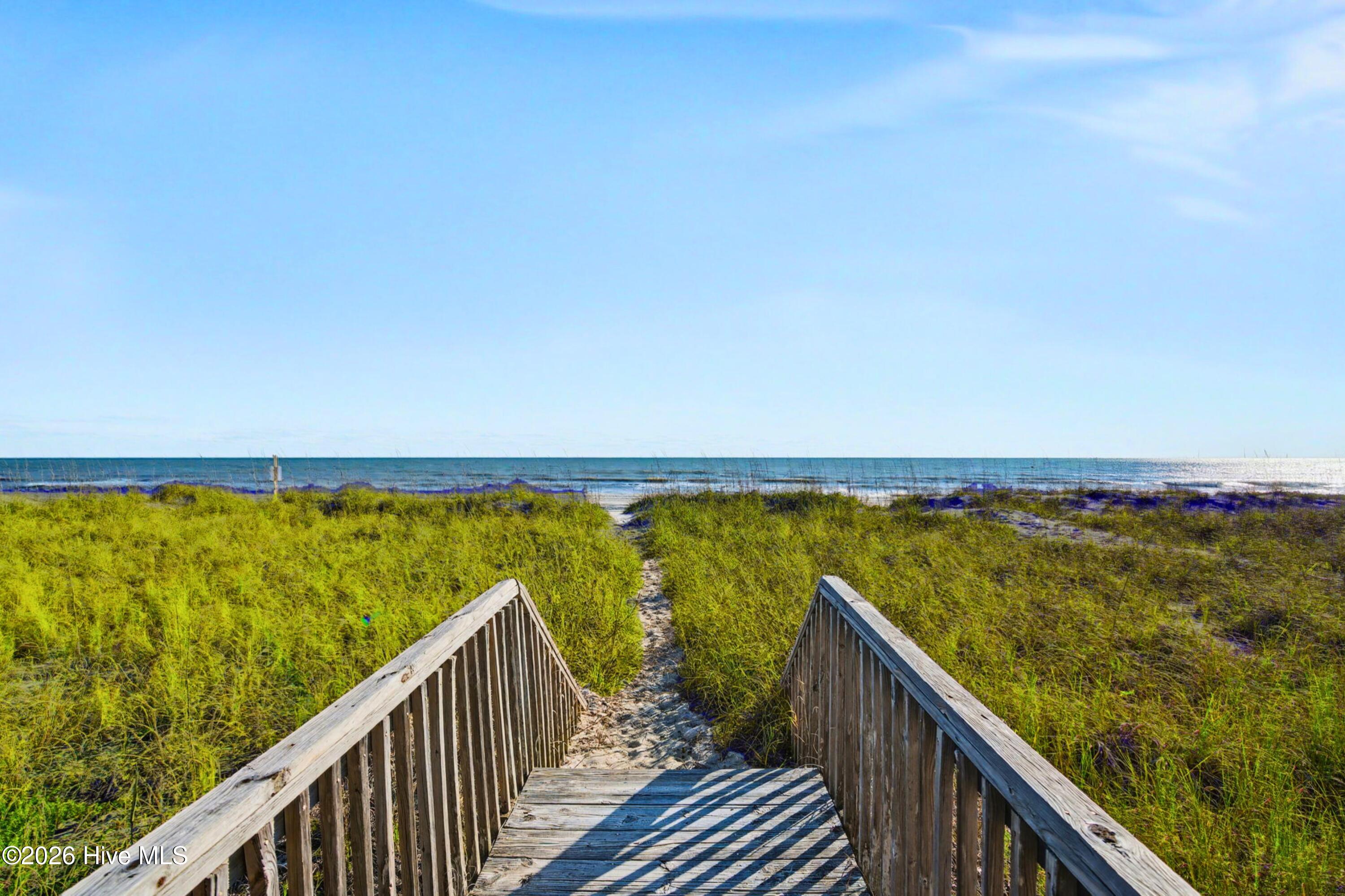 887 Ocean Boulevard W