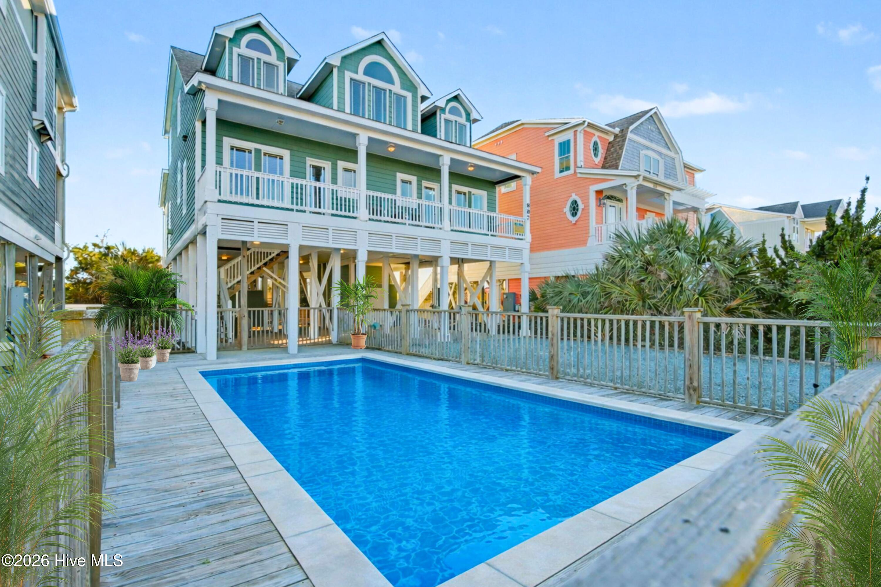 887 Ocean Boulevard W