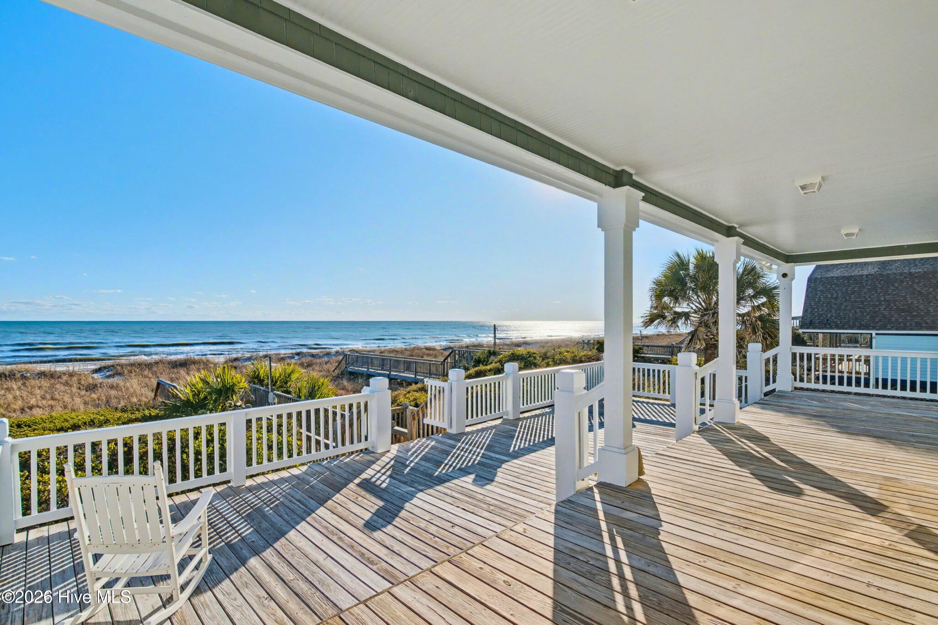 887 Ocean Boulevard W