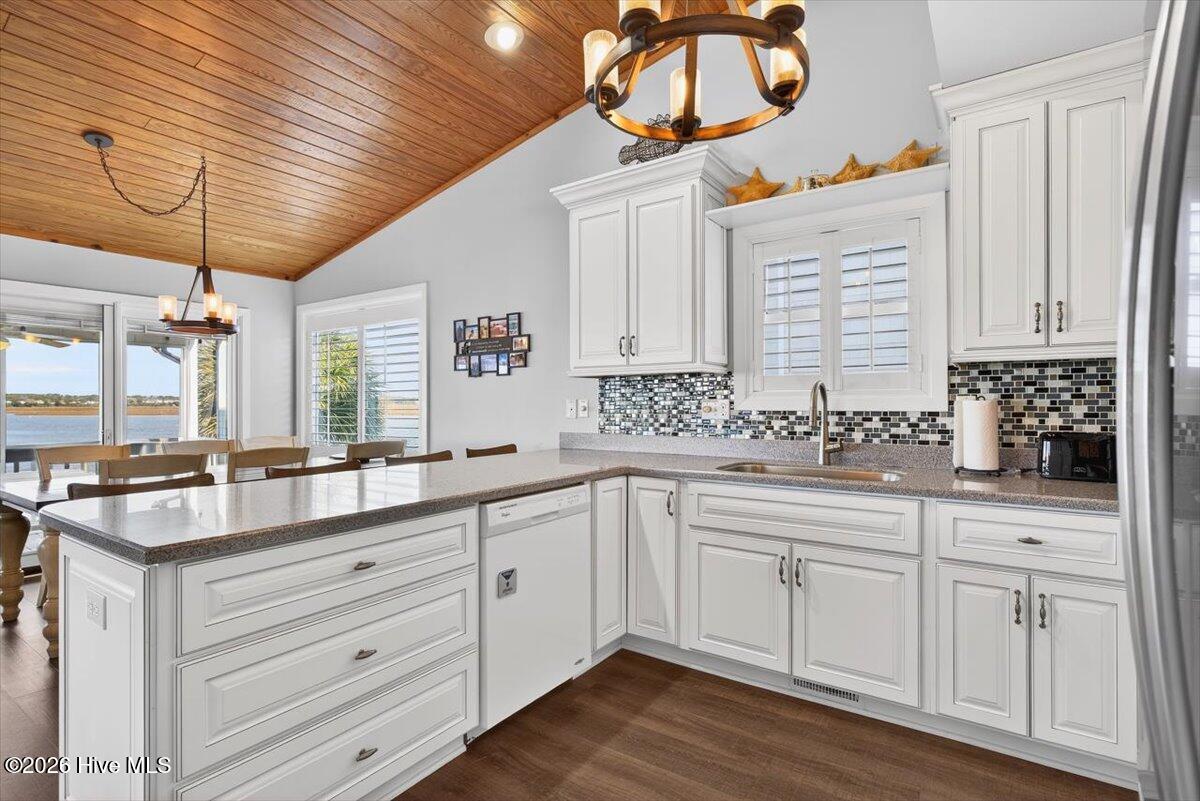 1701 Canal Drive