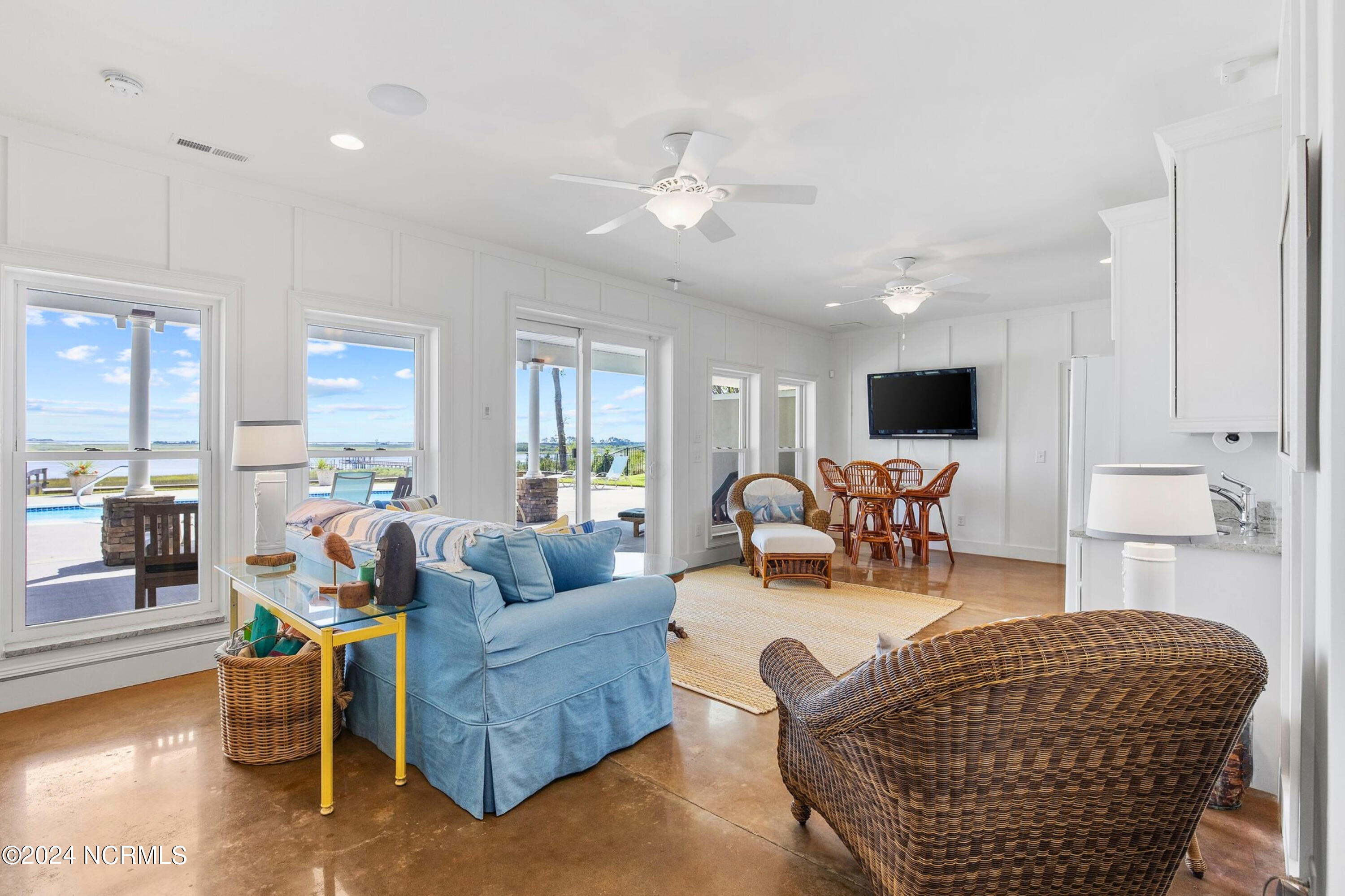 1324 Harbour Watch SW