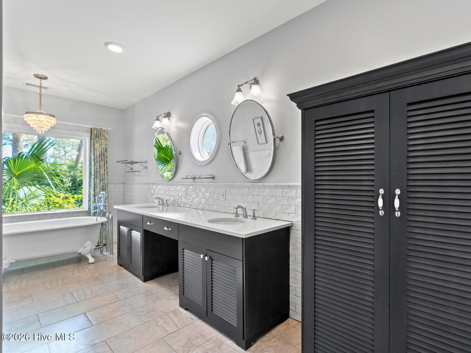 1208 Golfview Drive