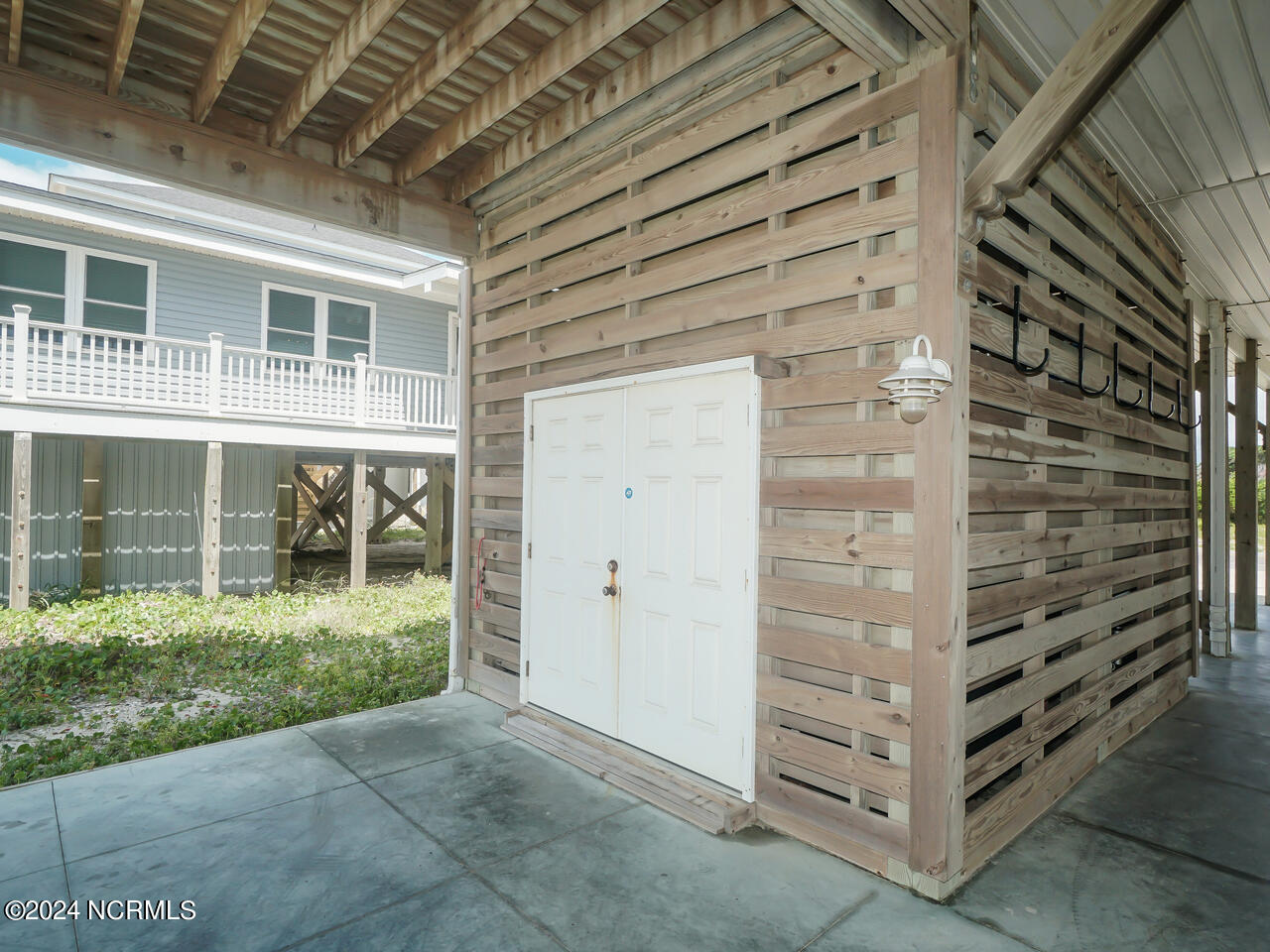 4619 E Beach Drive