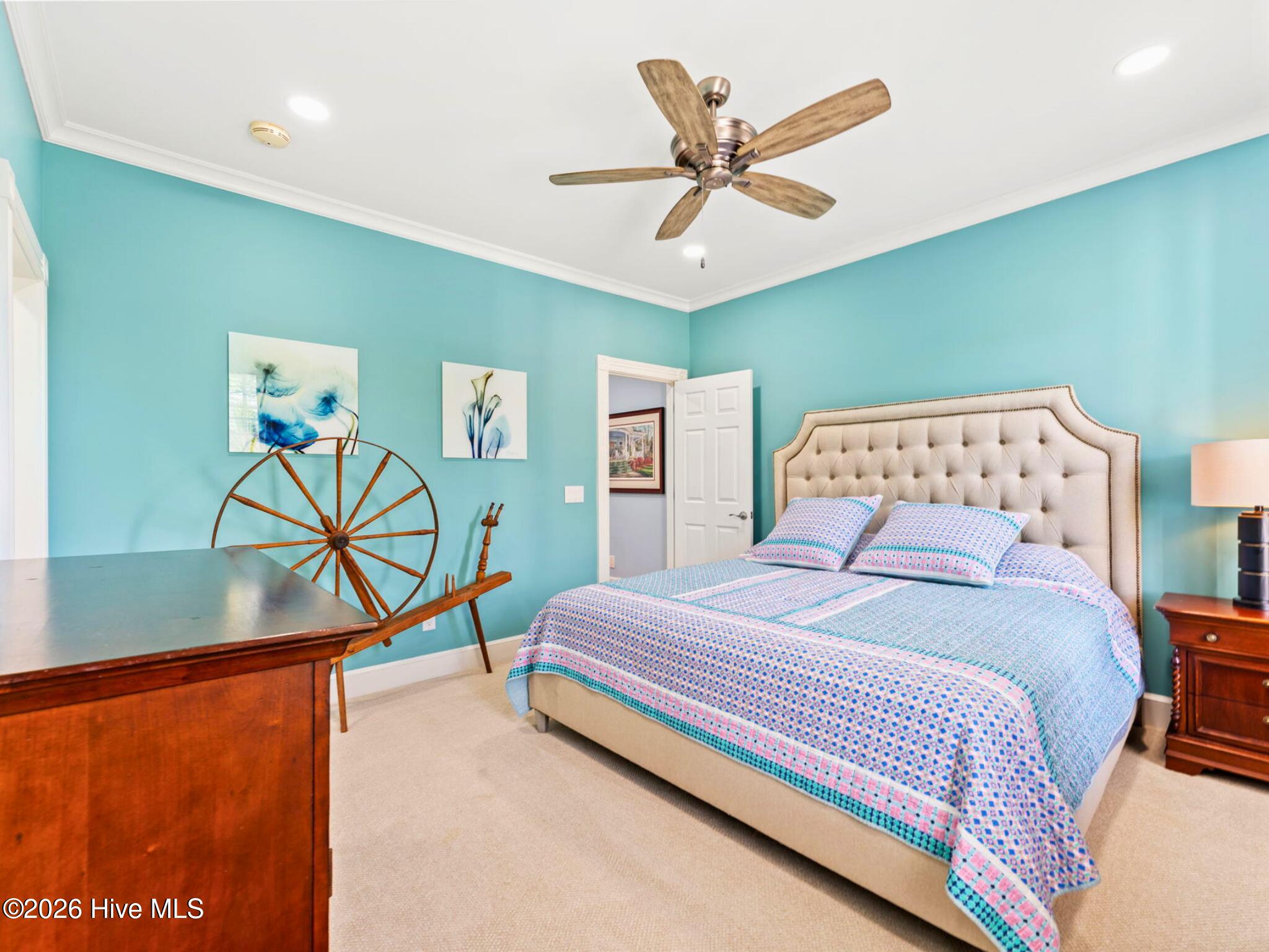 404 Shoreline Drive E
