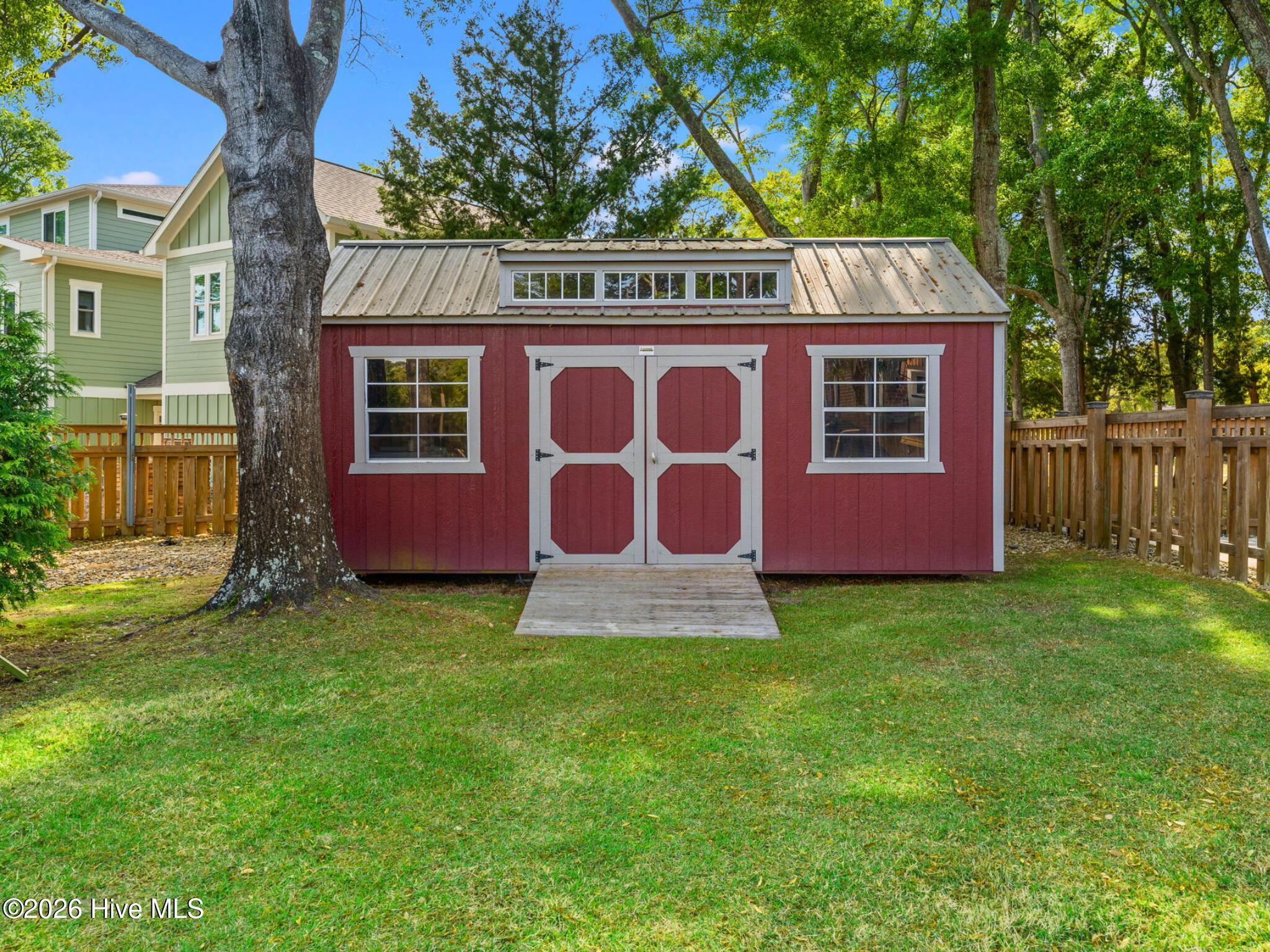 404 Shoreline Drive E