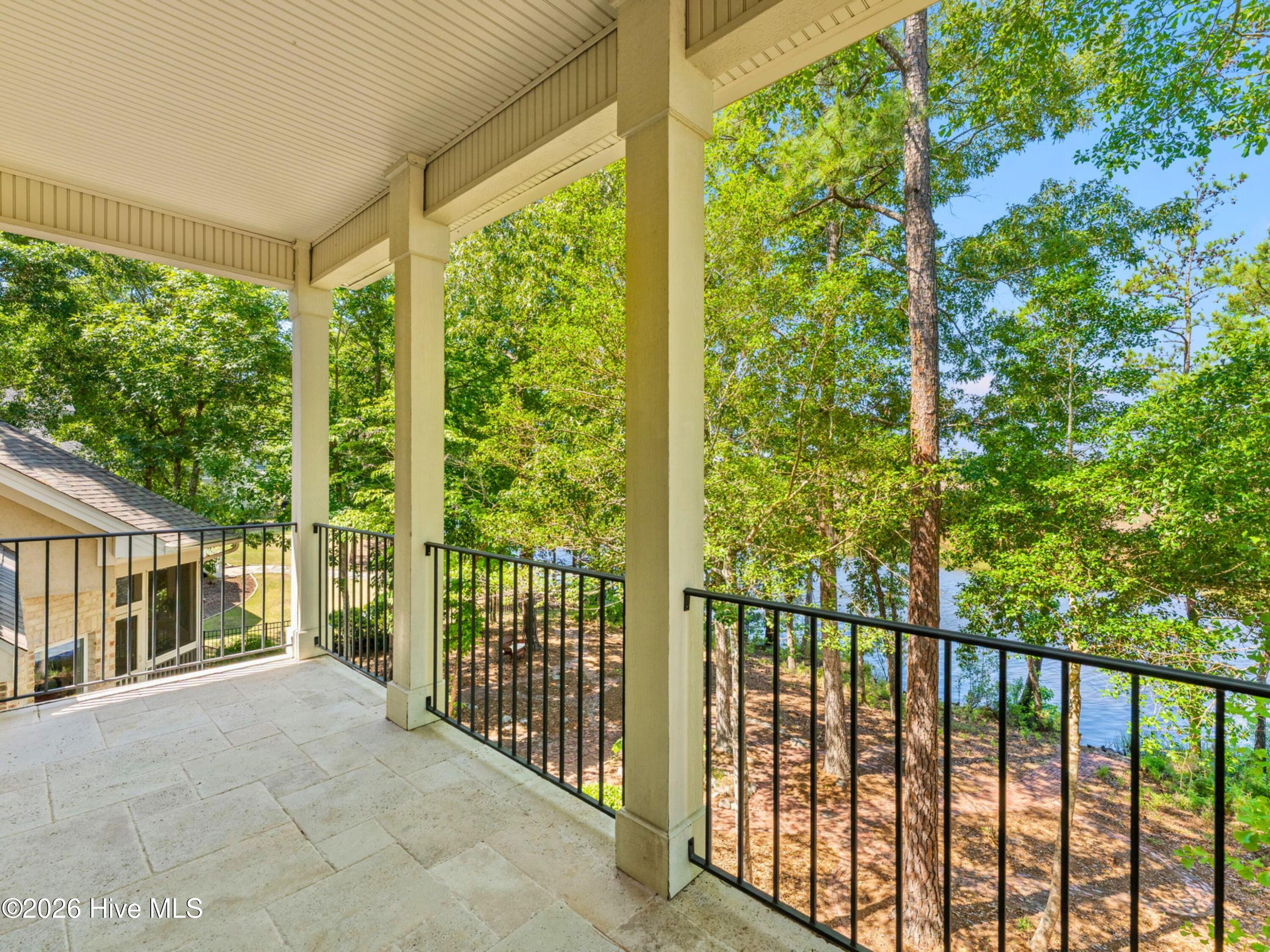 497 Deep Water Drive SE