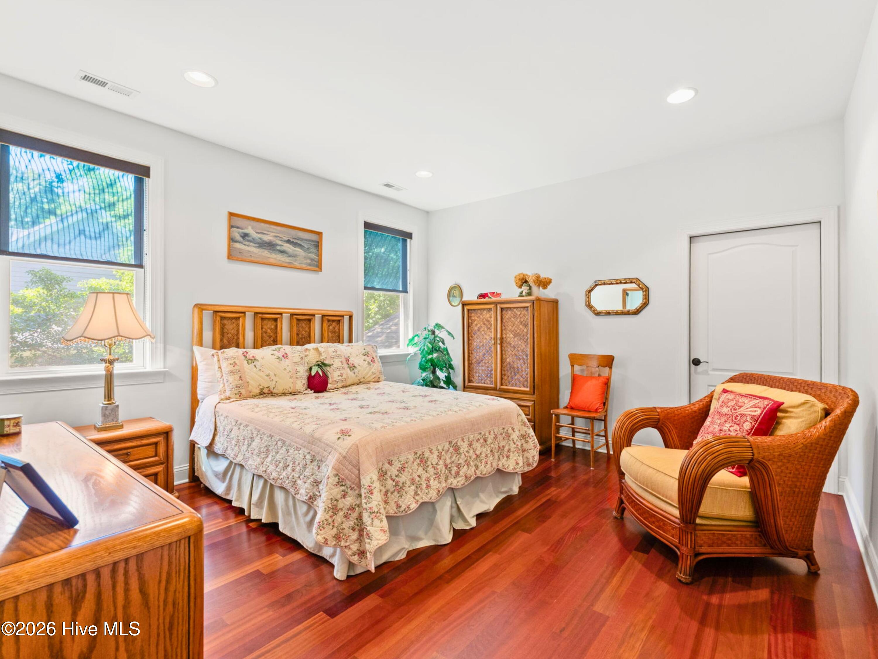 497 Deep Water Drive SE