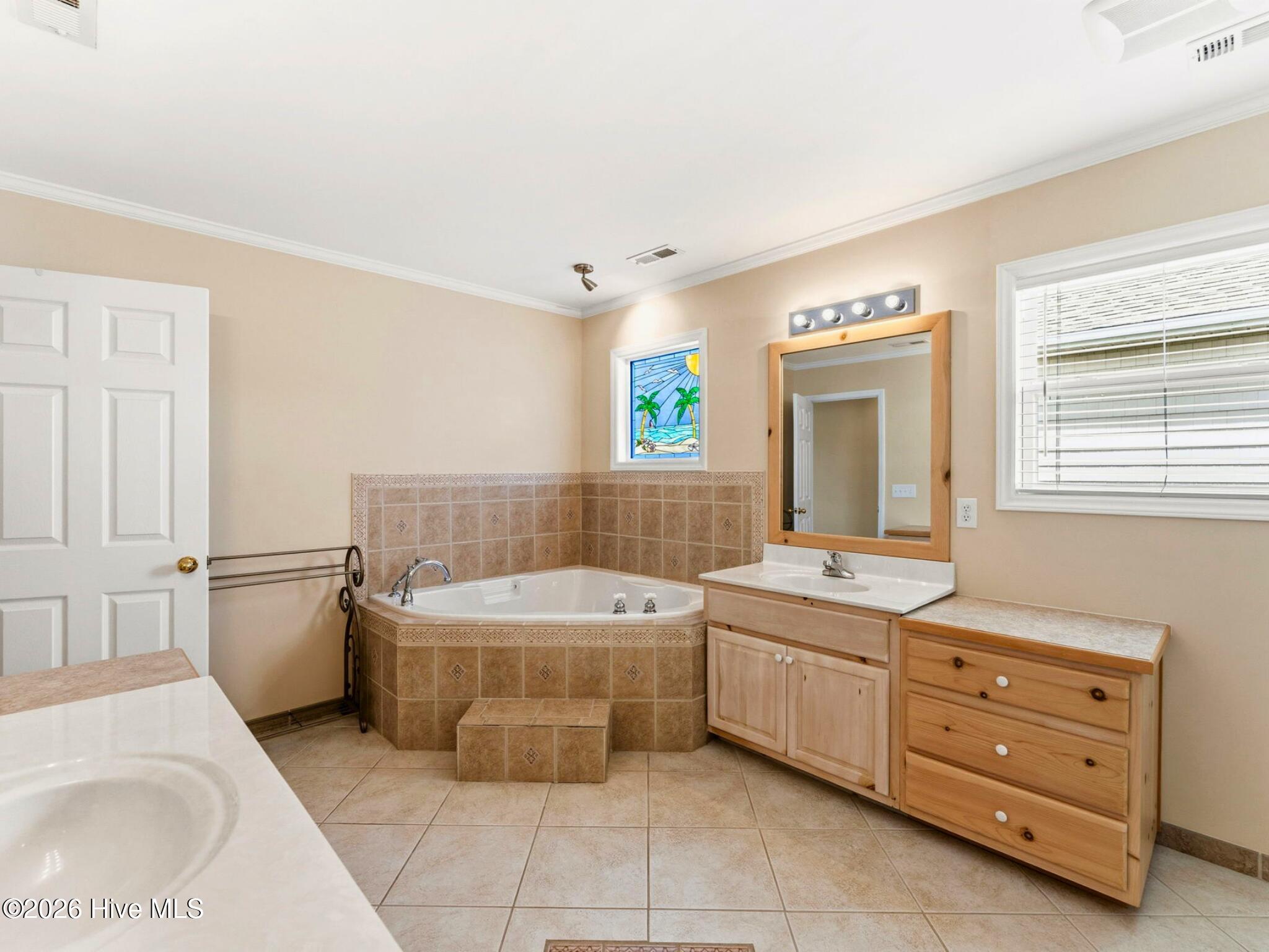 183 W Fourth Street
