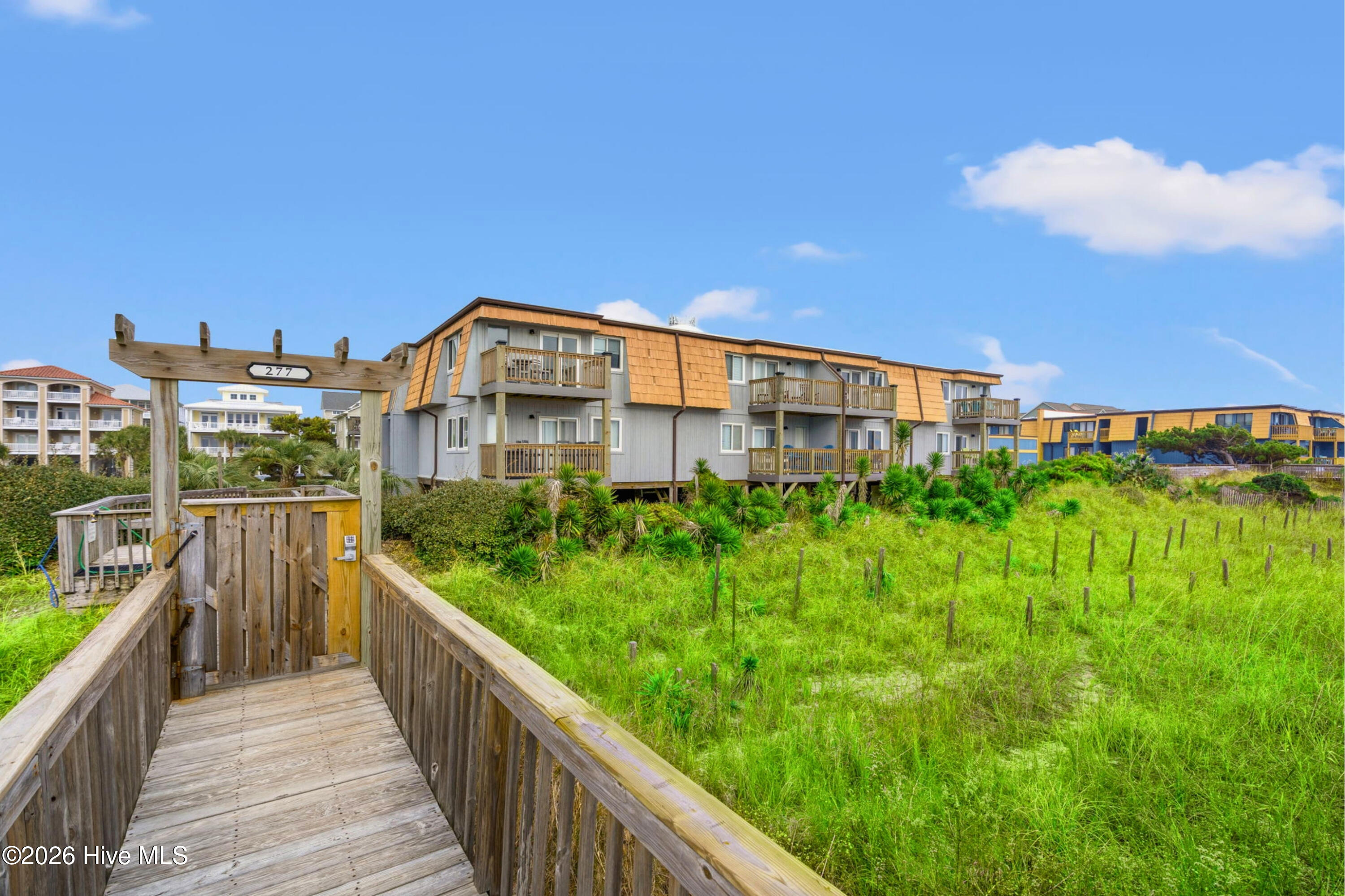 277 W First Street 1j