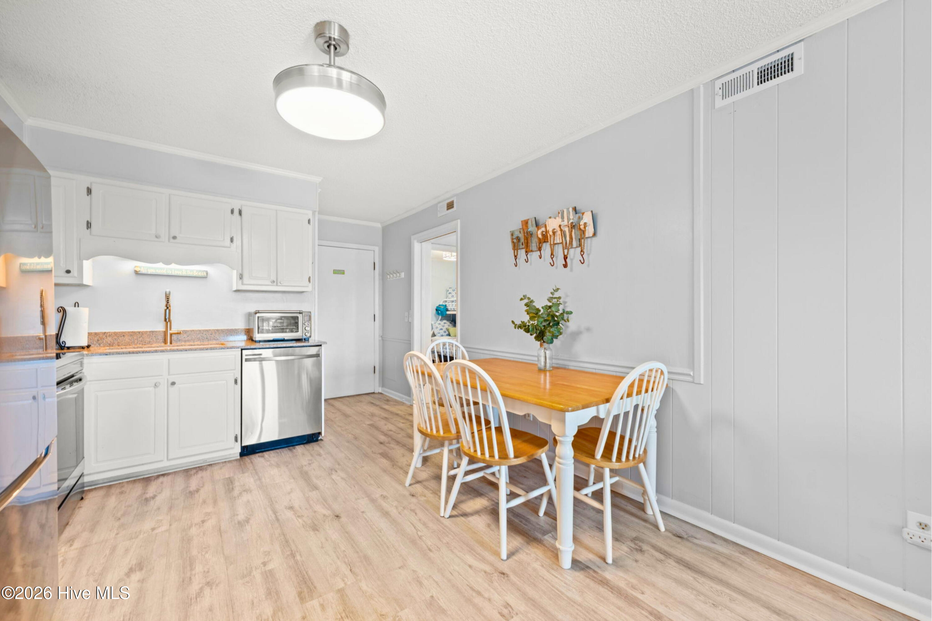 277 W First Street 1j