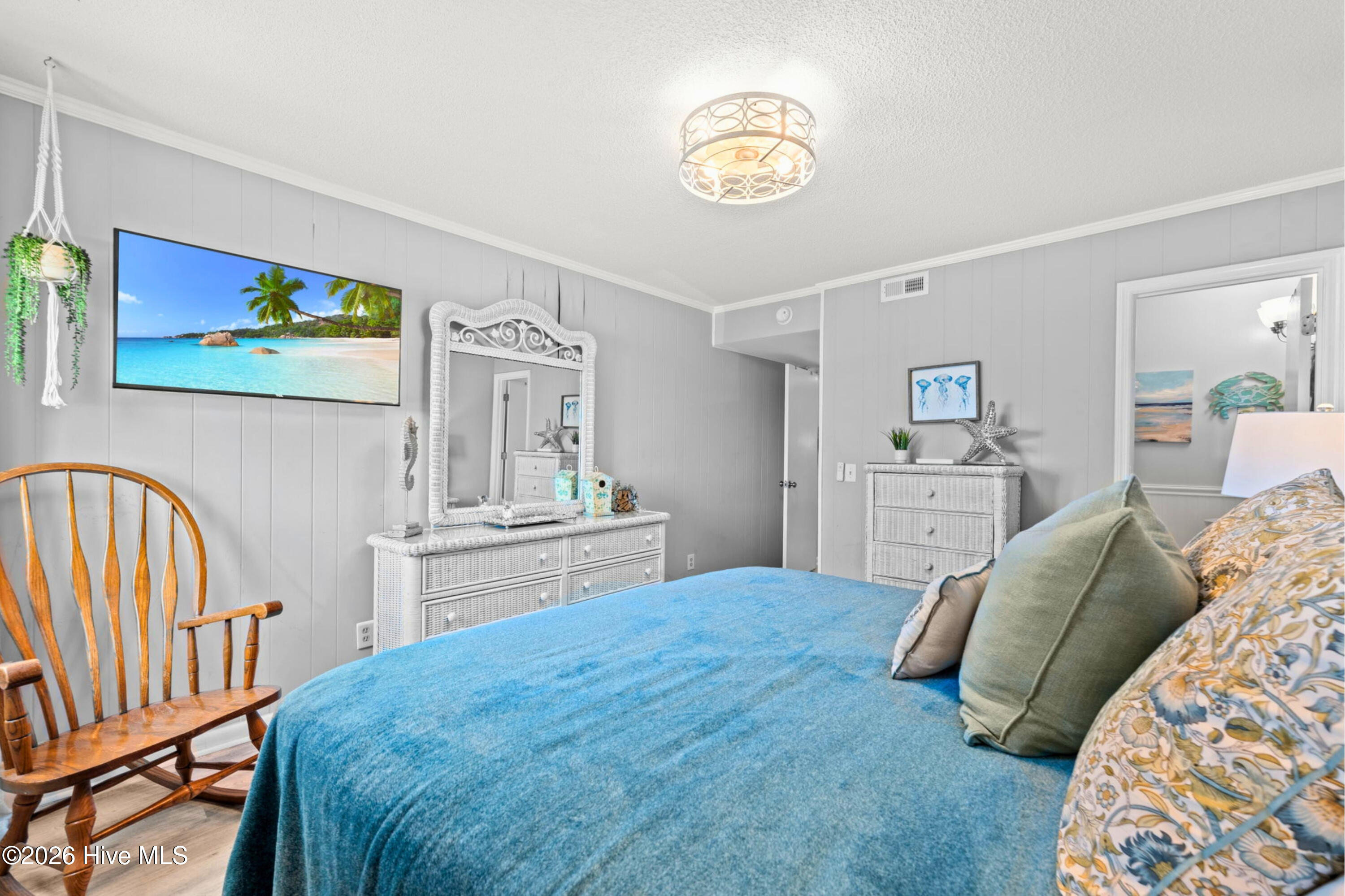 277 W First Street 1j