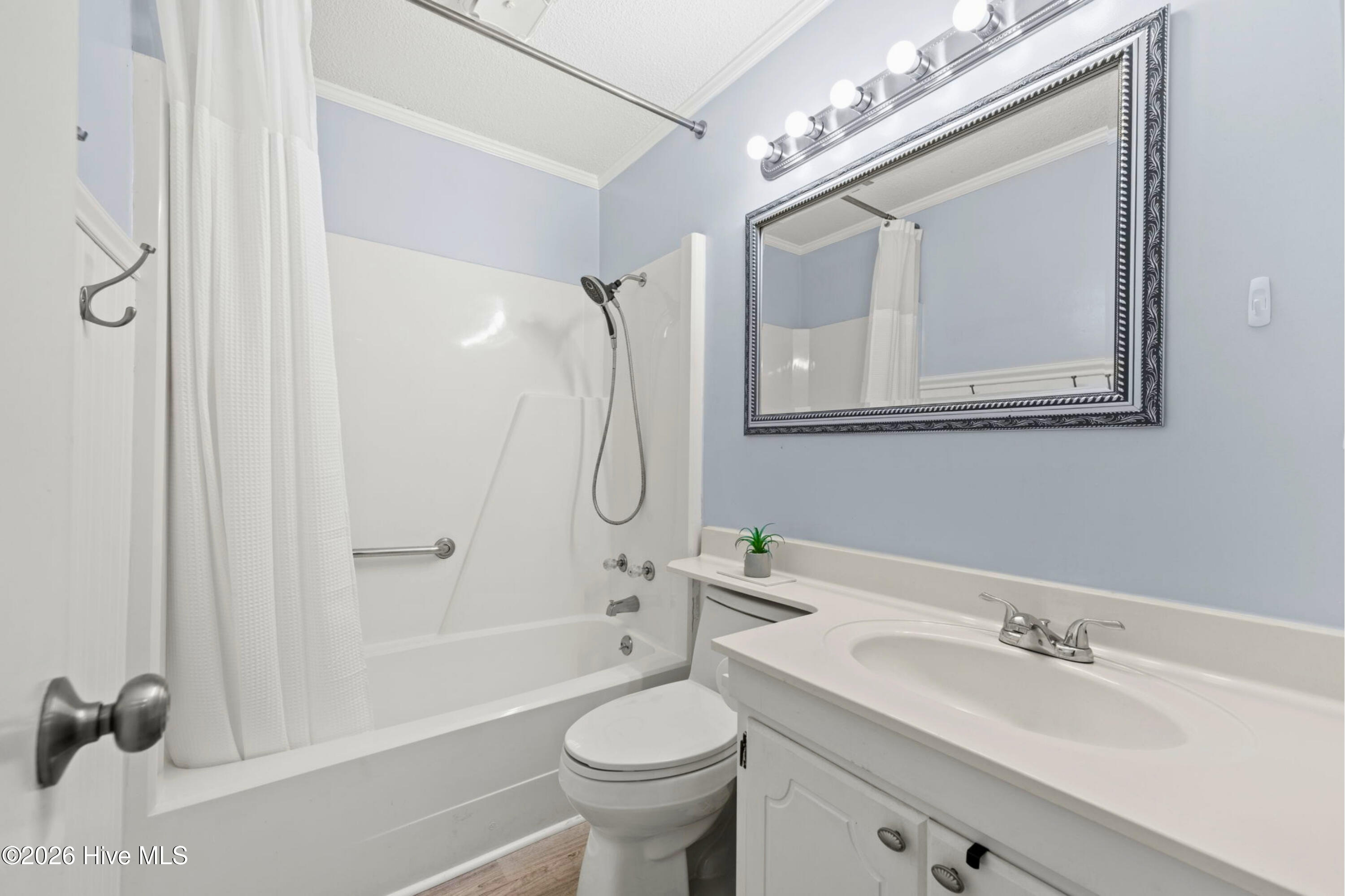 277 W First Street 1j