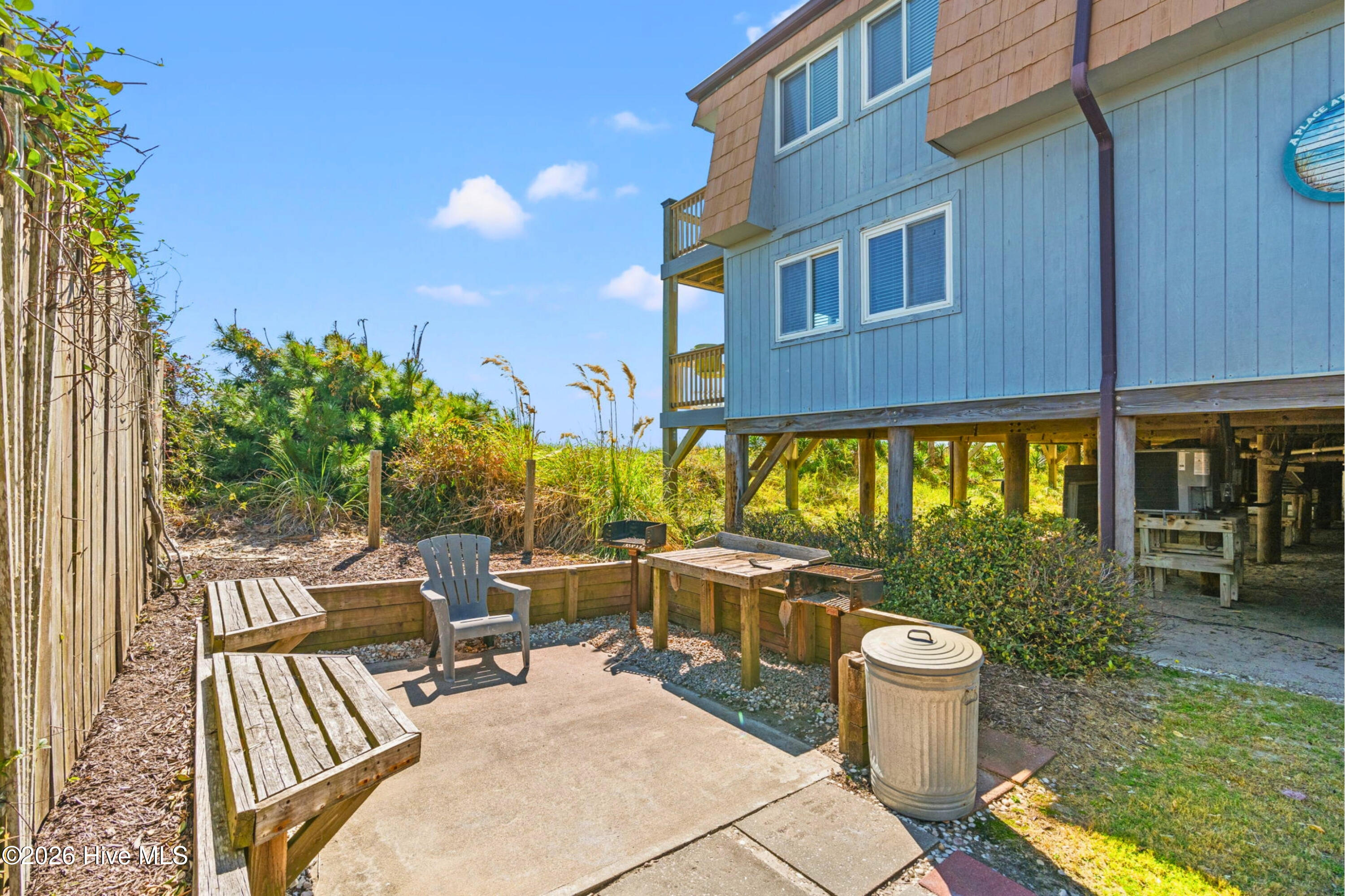 277 W First Street 1j