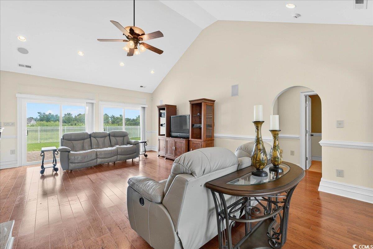 1019 Ridgewood Dr.