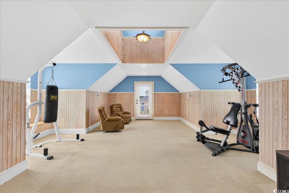 1019 Ridgewood Dr.