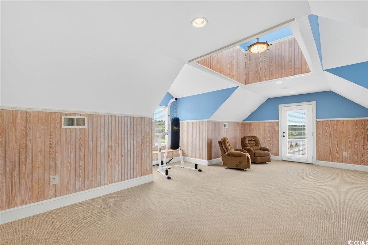 1019 Ridgewood Dr.
