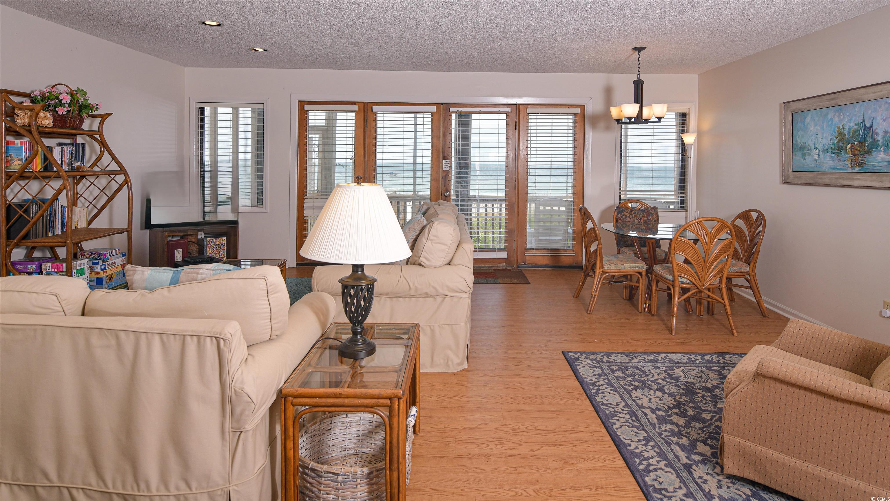 941 W Ocean Blvd.