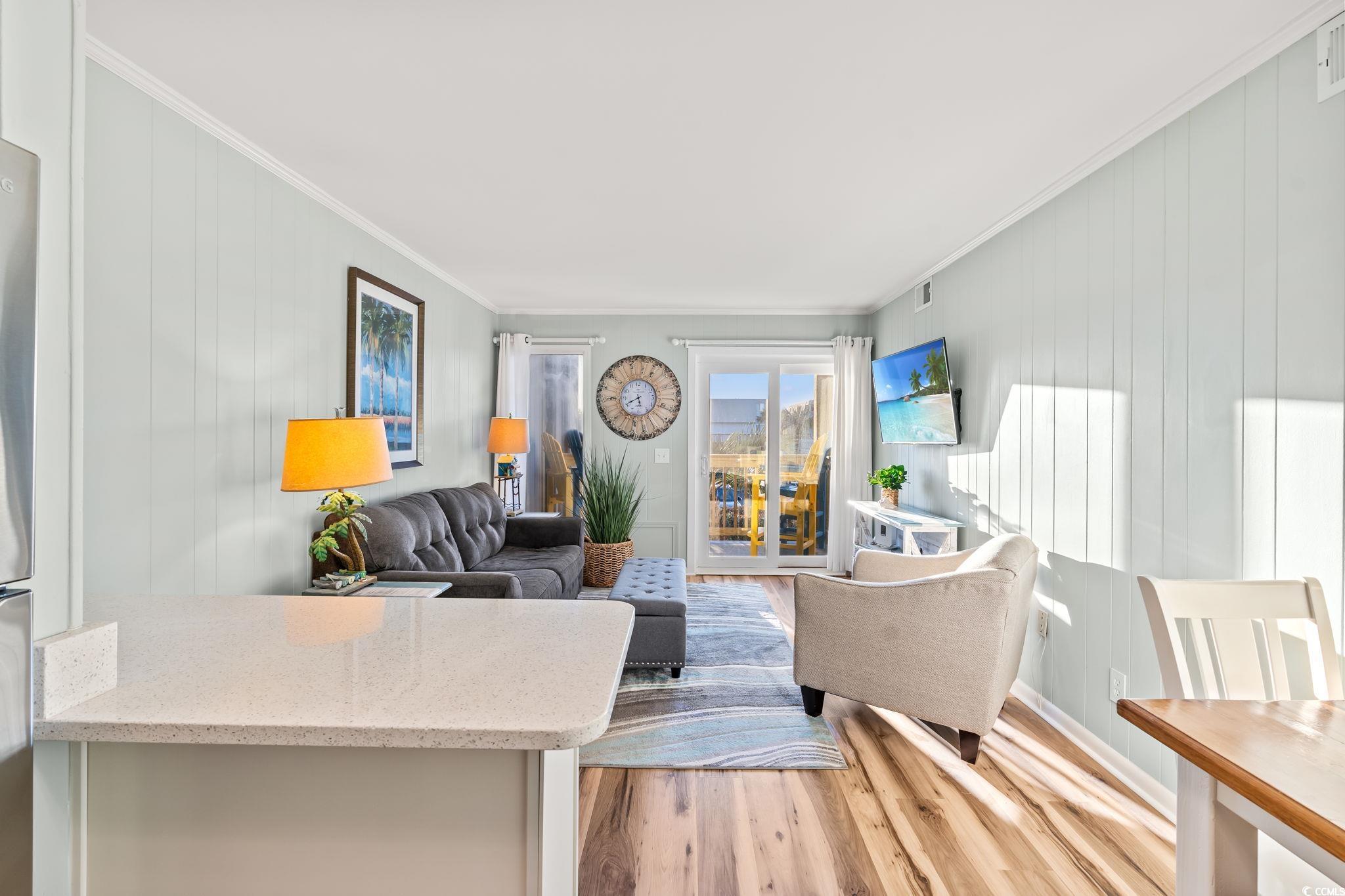 277 W First St. Unit: 1i