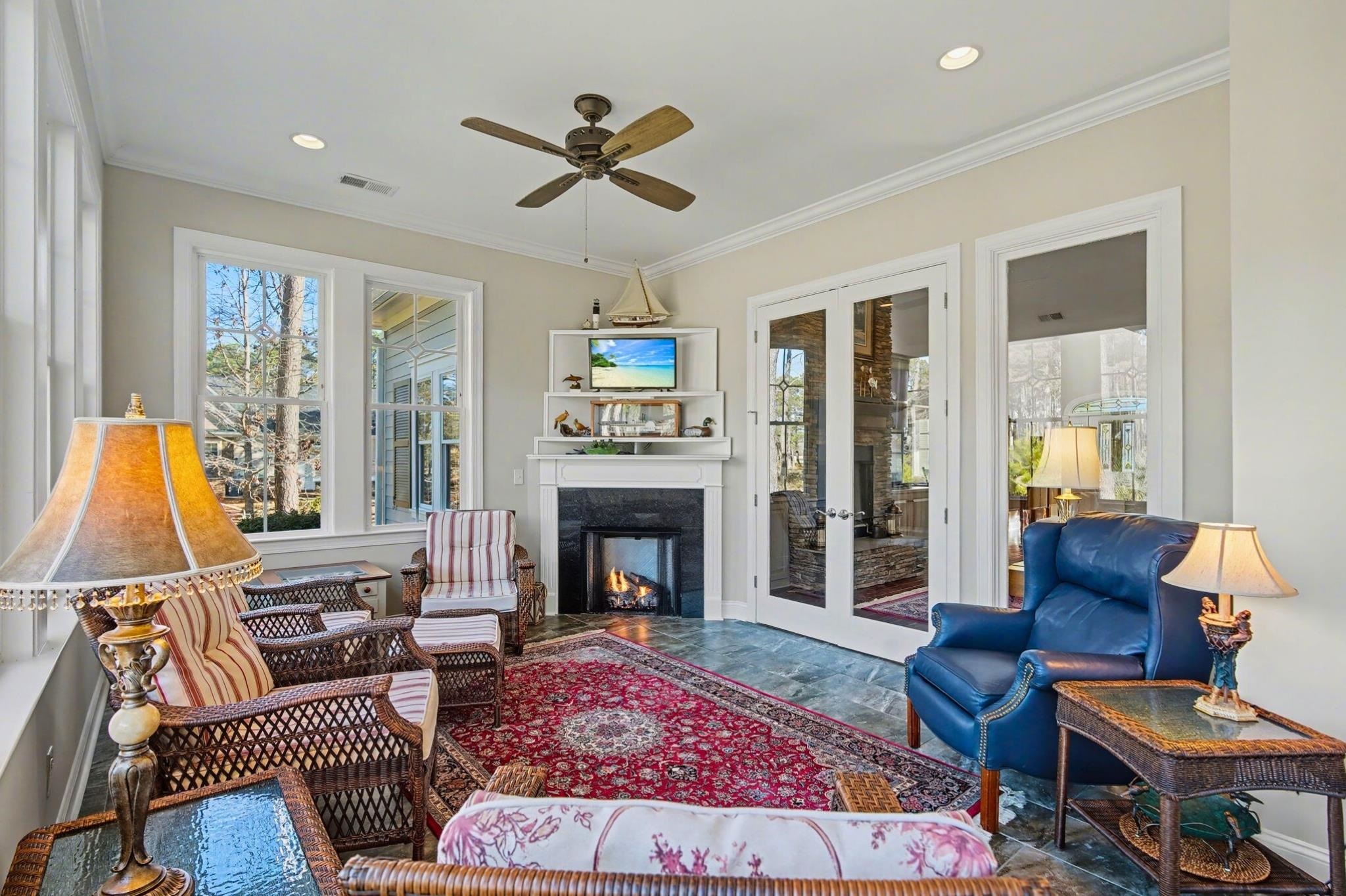 547 Morely Circle SW