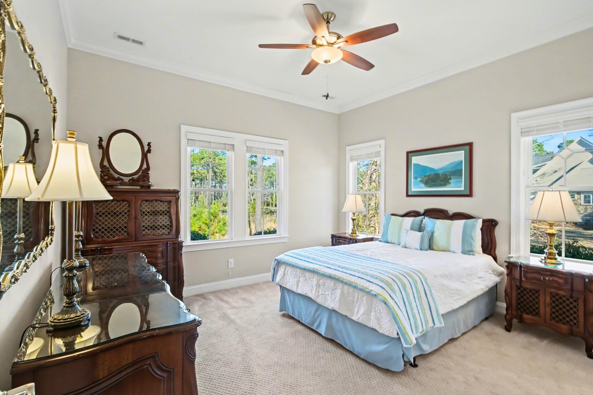 547 Morely Circle SW