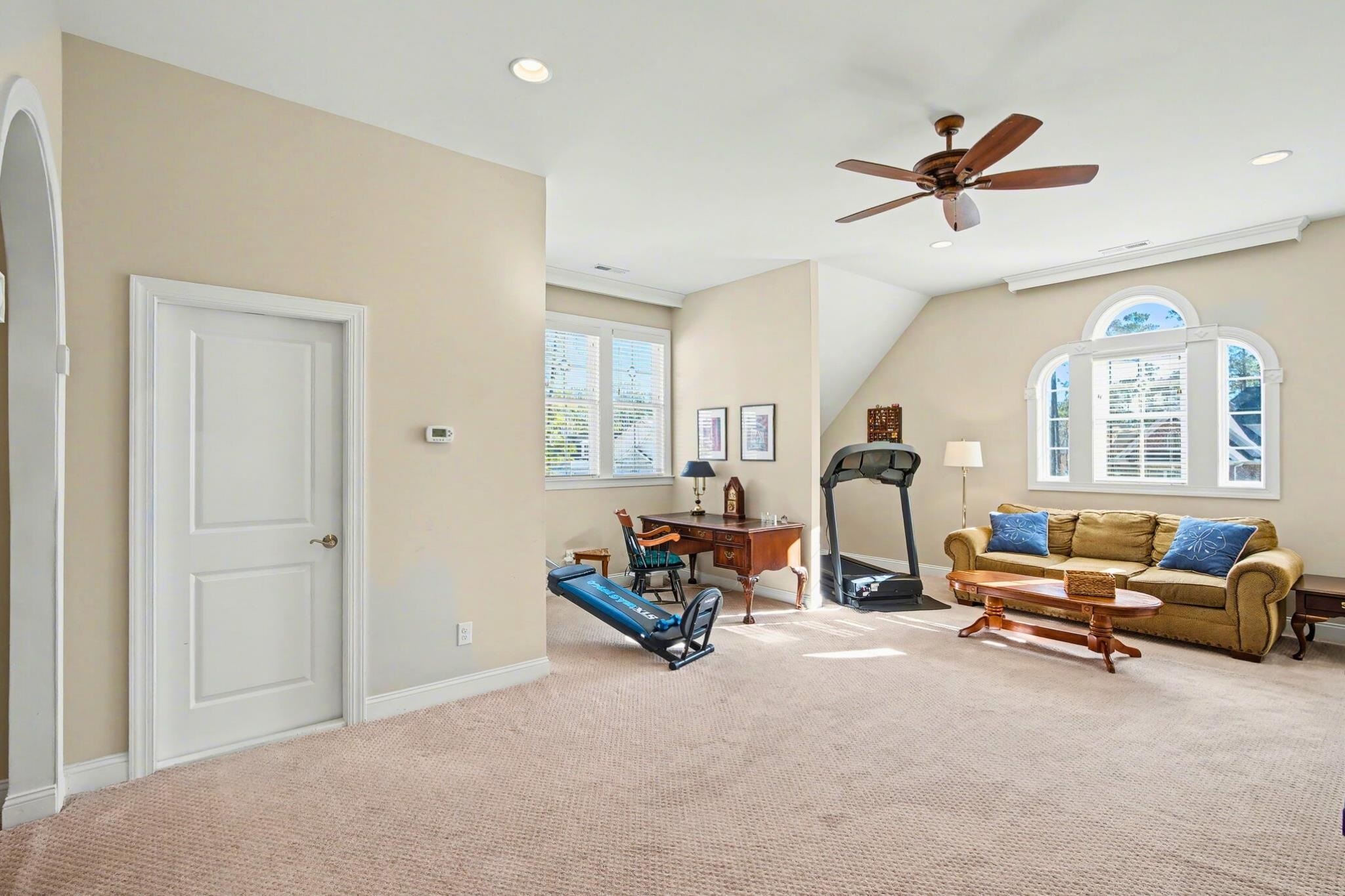 547 Morely Circle SW