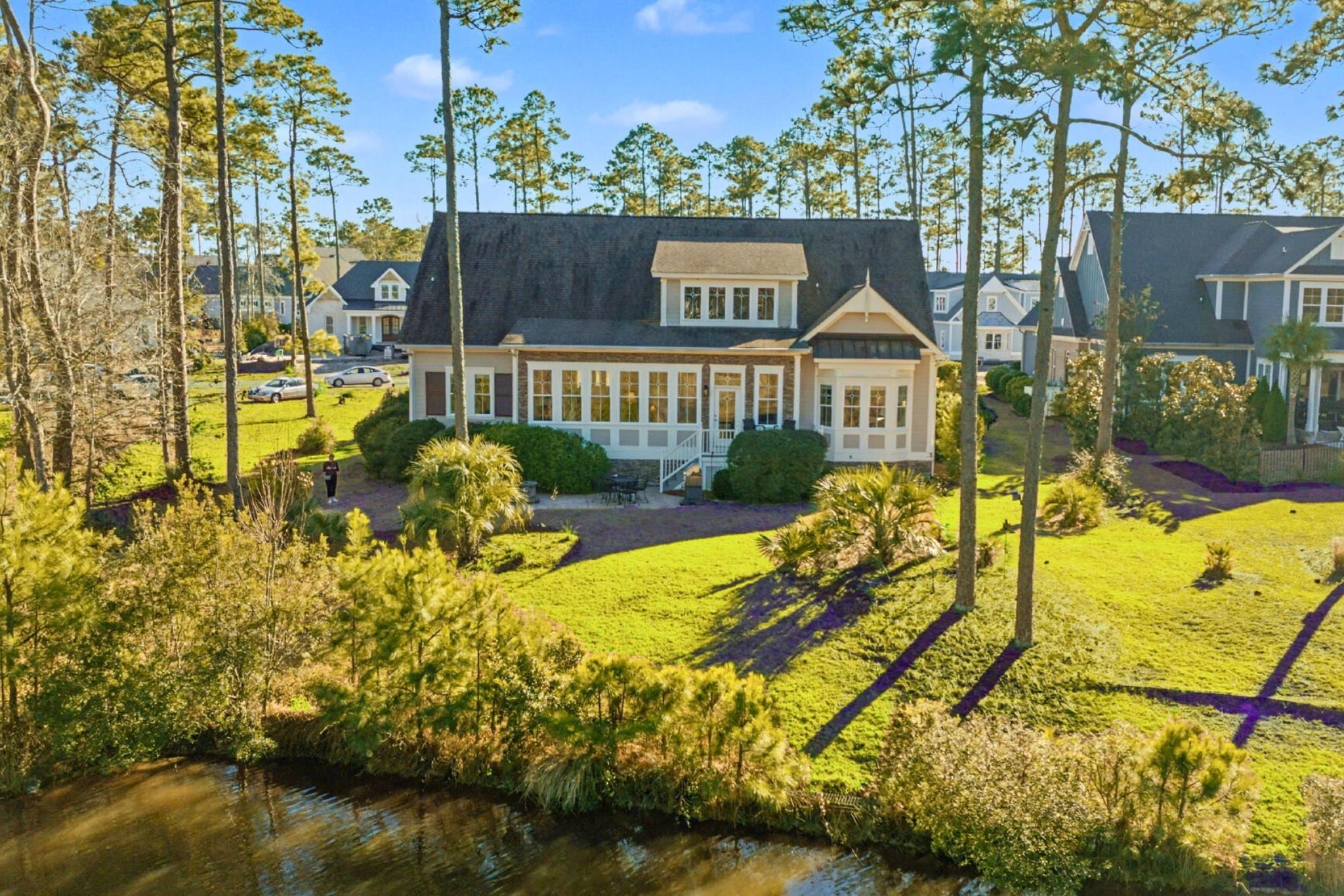 547 Morely Circle SW