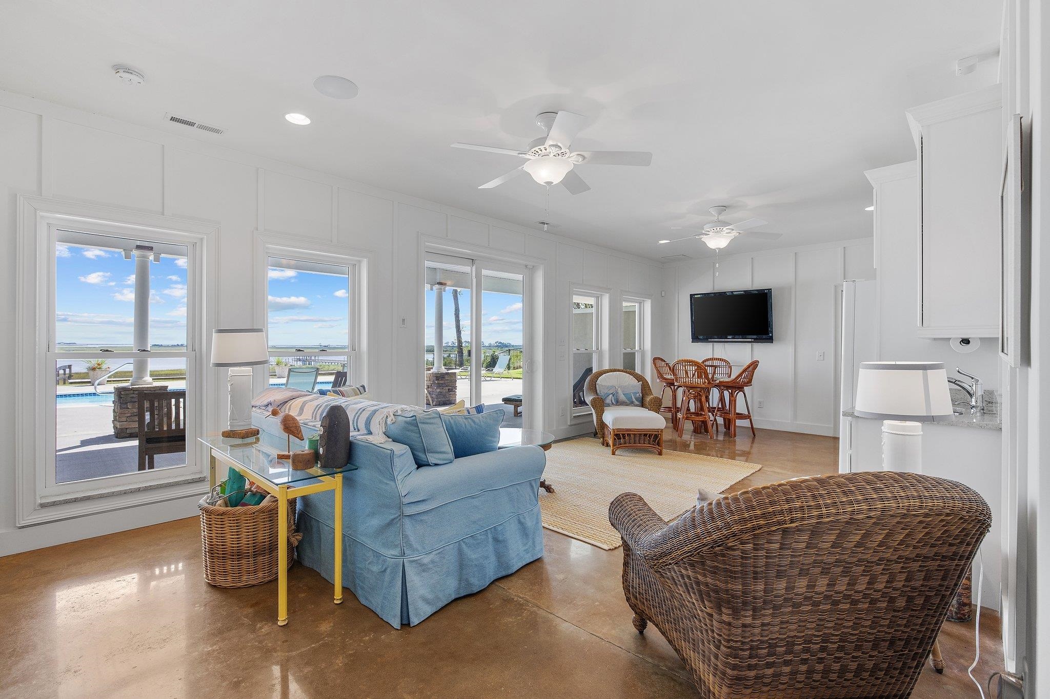 1324 Harbour Watch SW