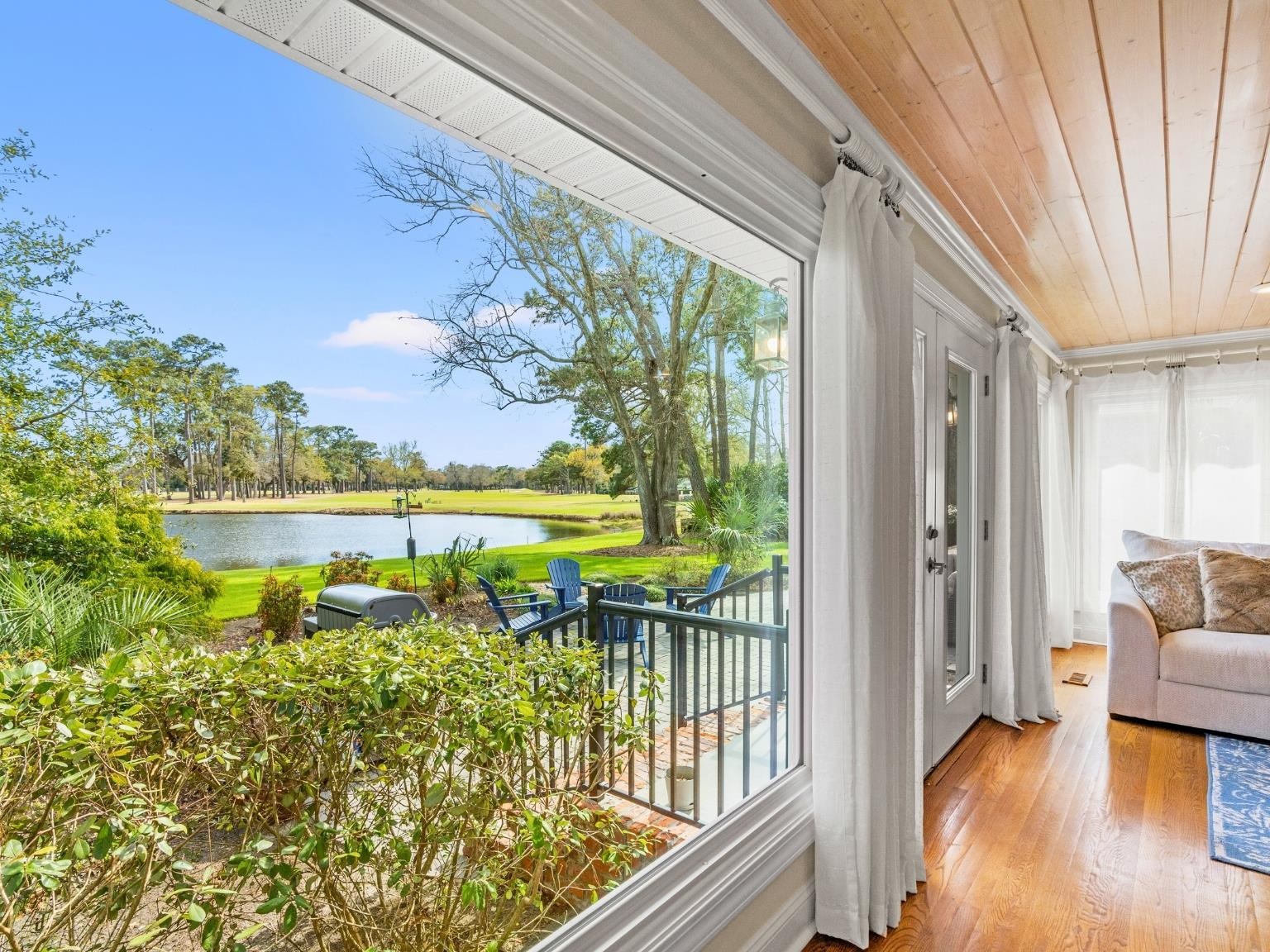 1208 GolfView Dr.