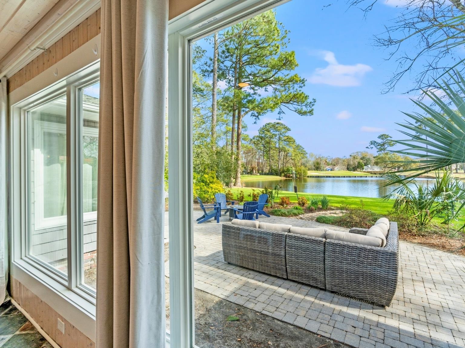 1208 GolfView Dr.