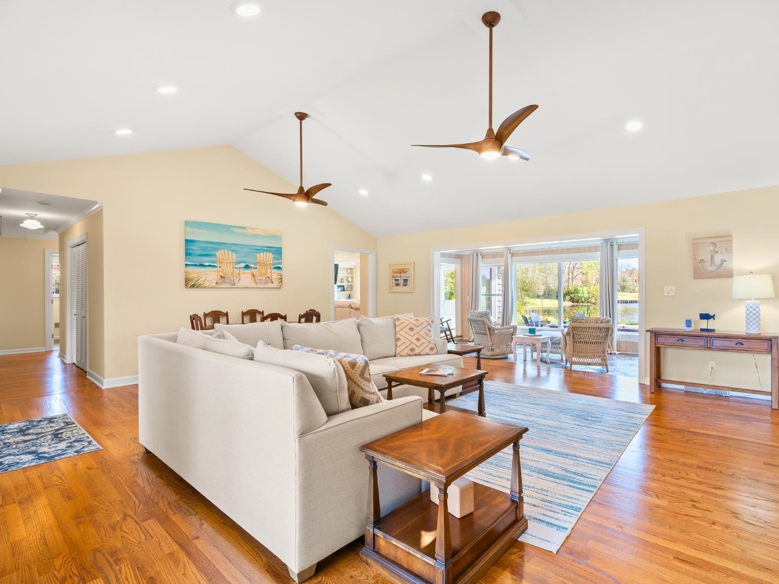 1208 GolfView Dr.